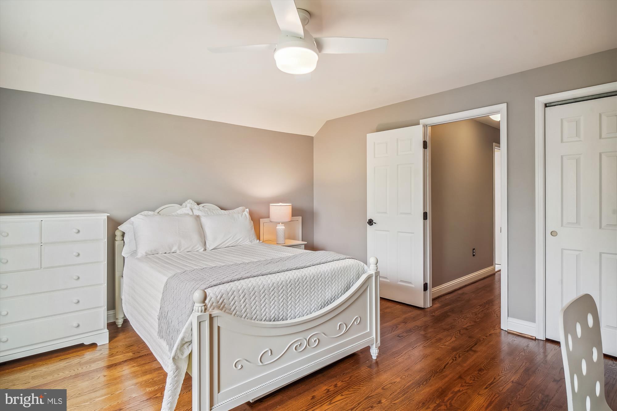 HUNTING HILL - Residential