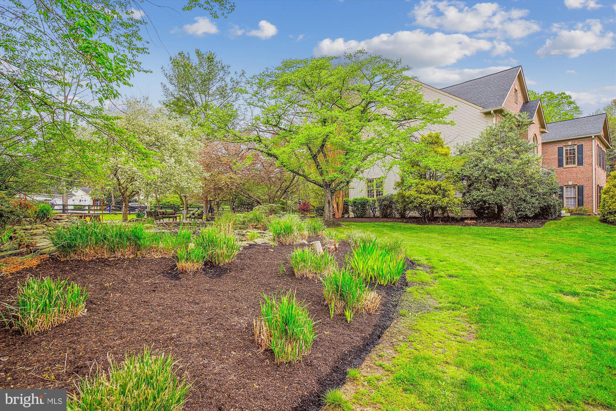 HUNTING HILL - Residential