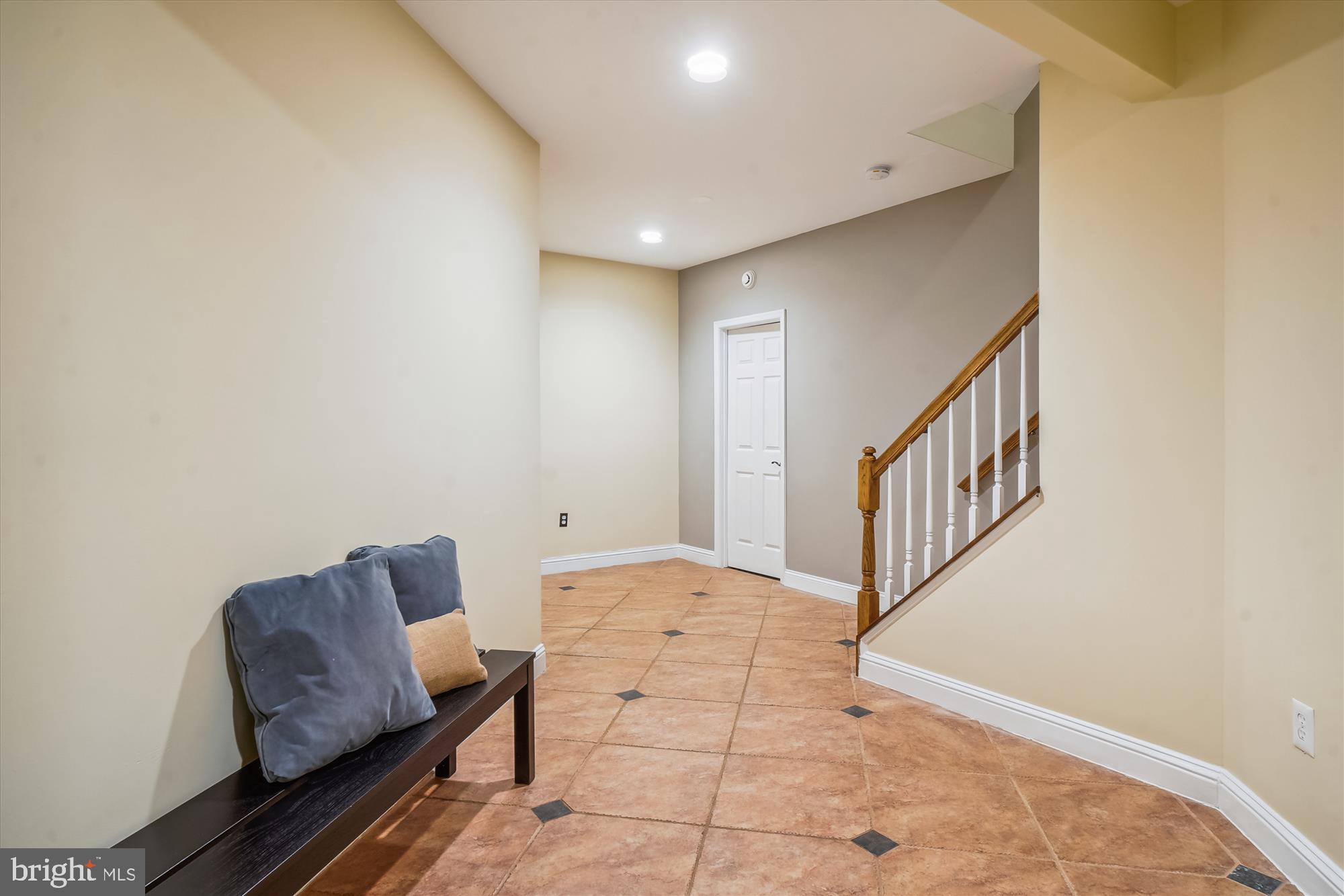 HUNTING HILL - Residential