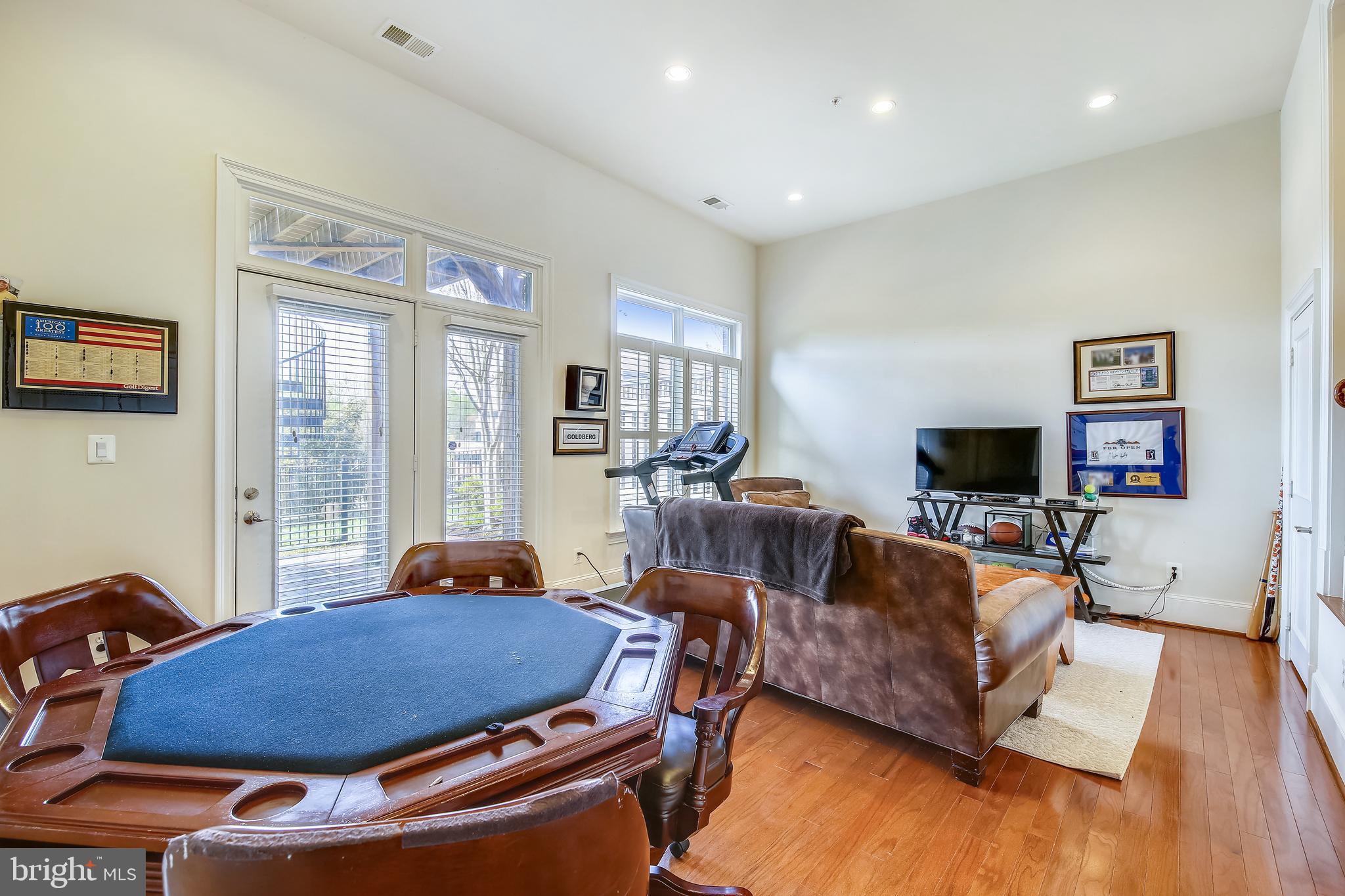 PARK POTOMAC - Residential