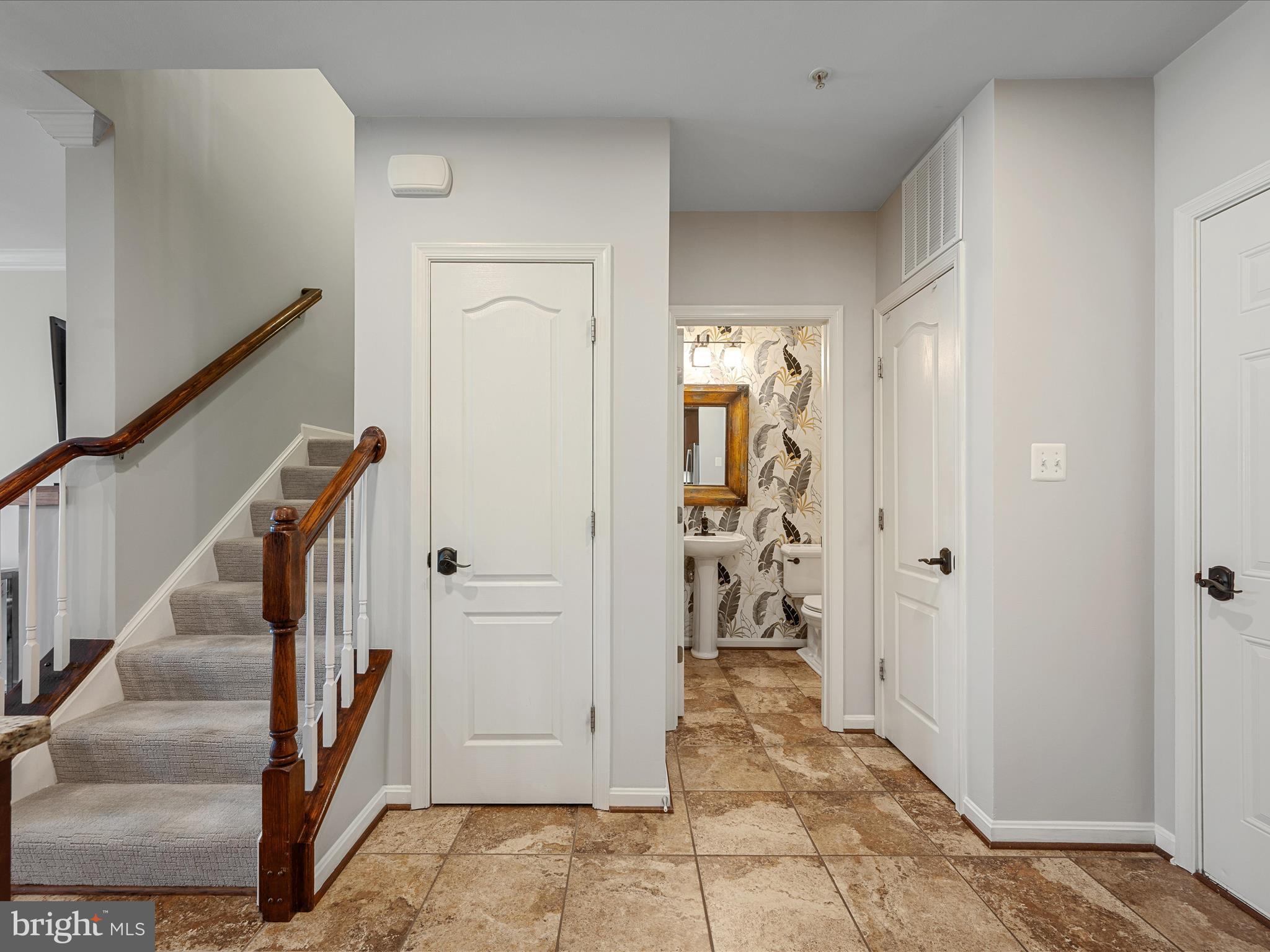 LANSDOWNE TOWN CENTER CONDOS - Residential