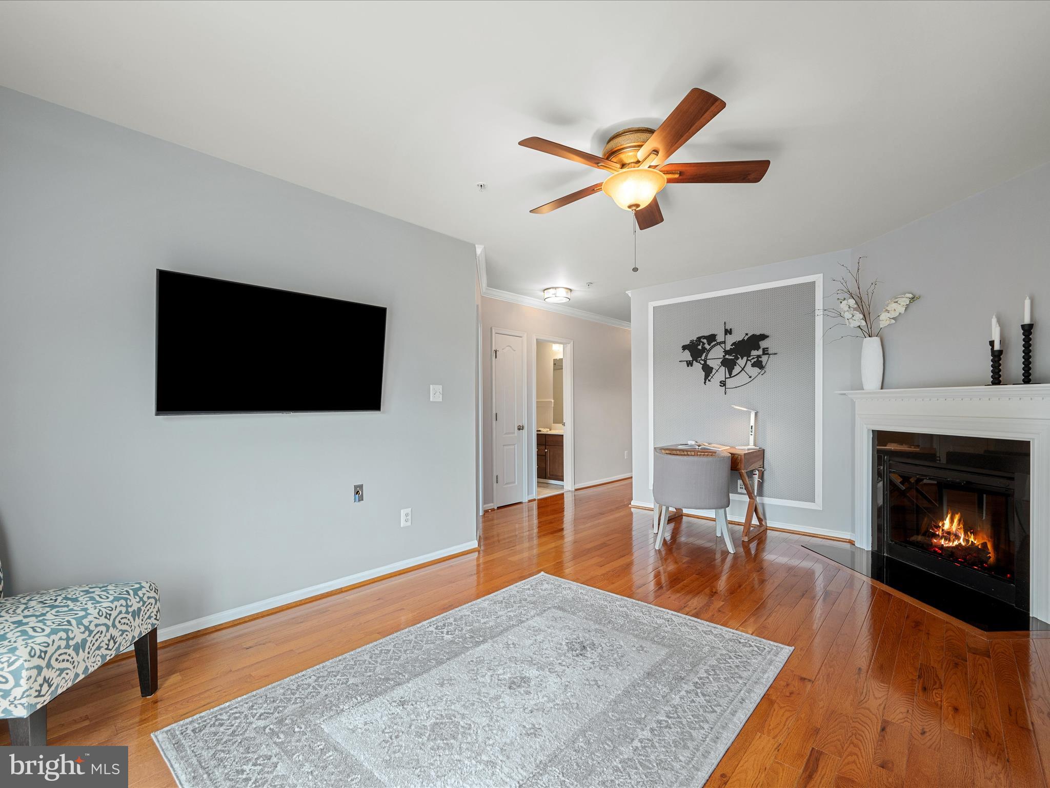 LANSDOWNE TOWN CENTER CONDOS - Residential