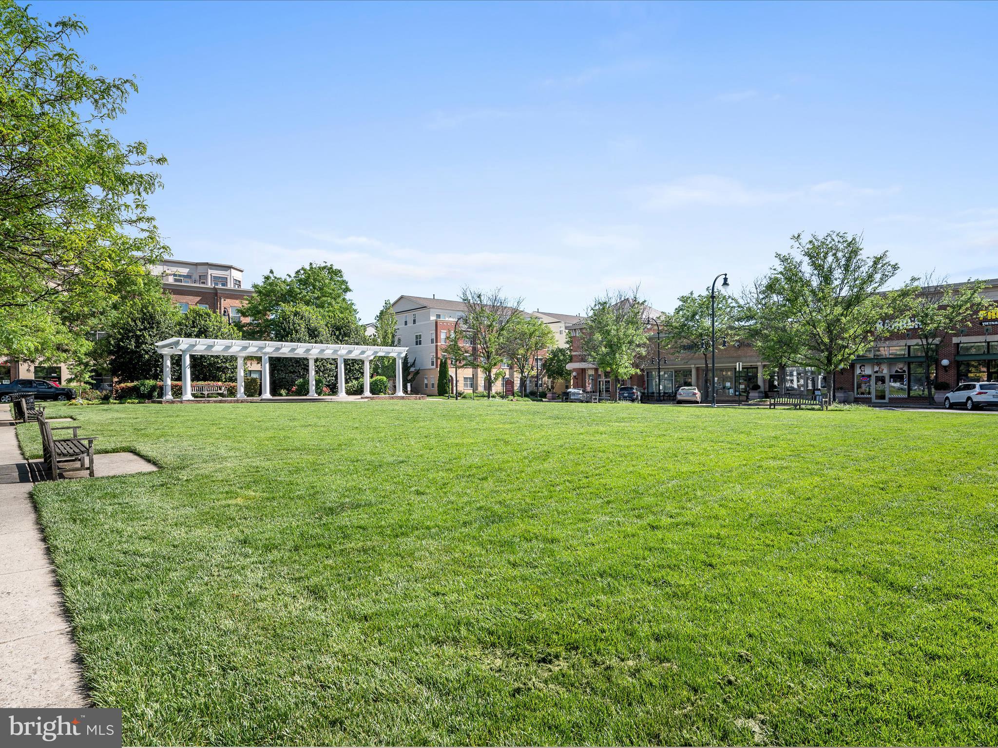LANSDOWNE TOWN CENTER CONDOS - Residential