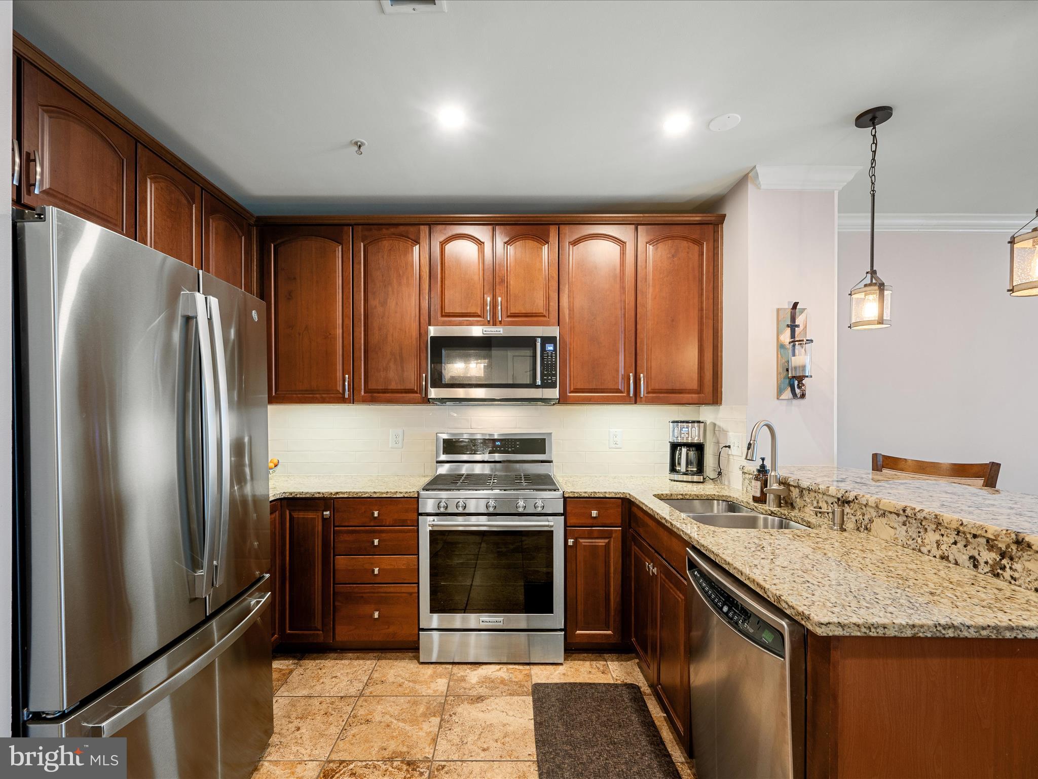 LANSDOWNE TOWN CENTER CONDOS - Residential