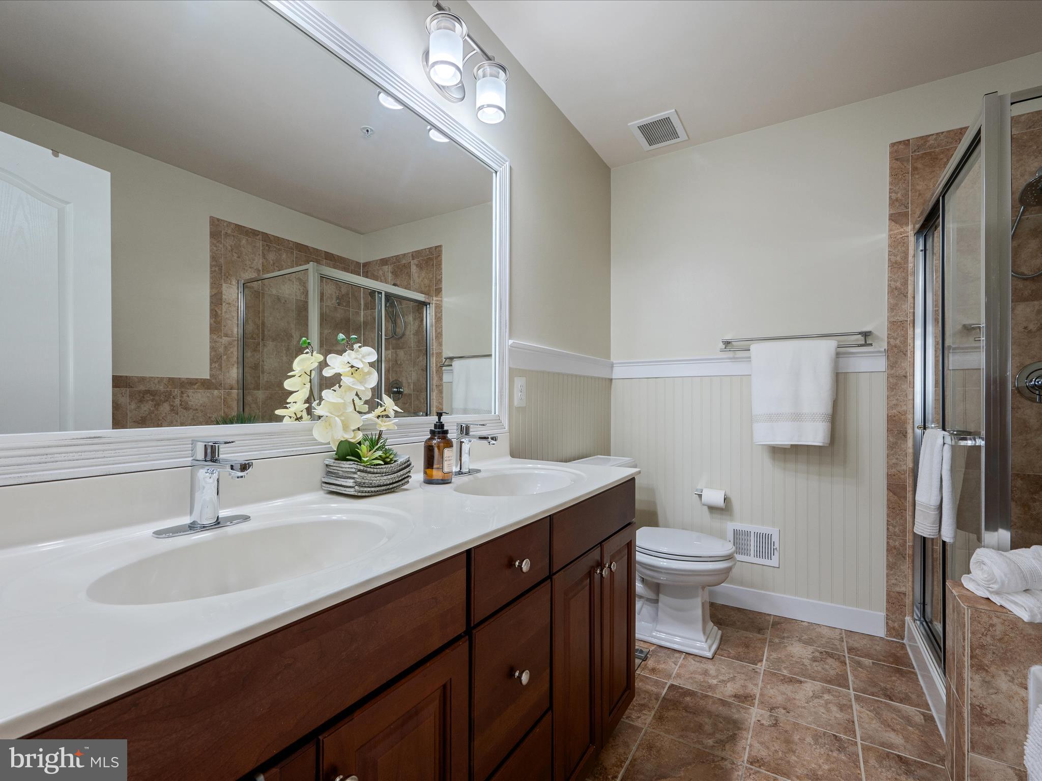 LANSDOWNE TOWN CENTER CONDOS - Residential