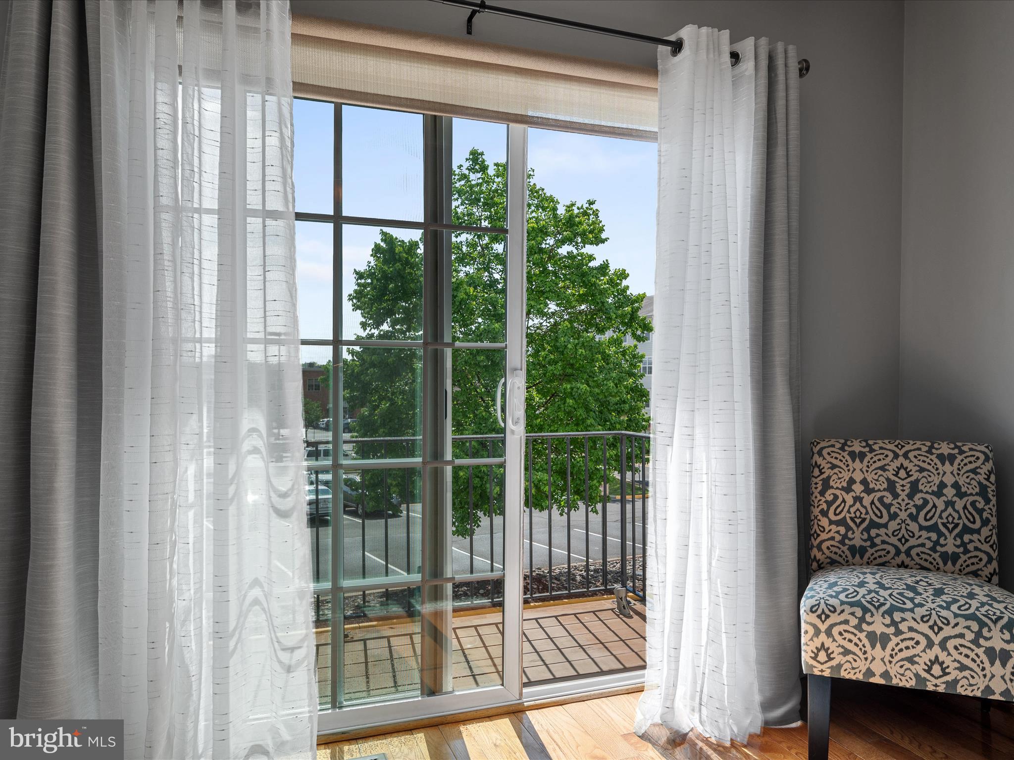 LANSDOWNE TOWN CENTER CONDOS - Residential