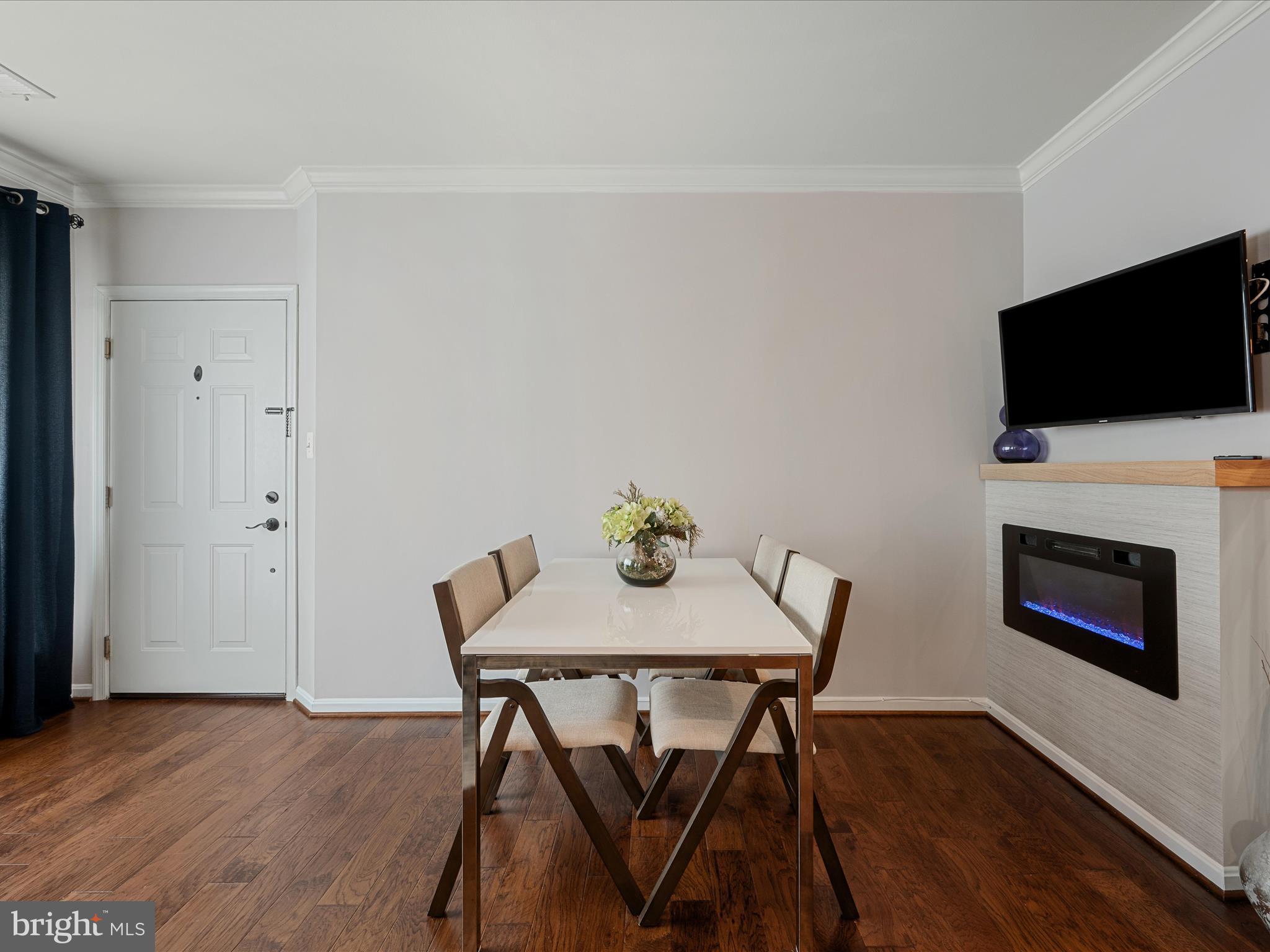 LANSDOWNE TOWN CENTER CONDOS - Residential