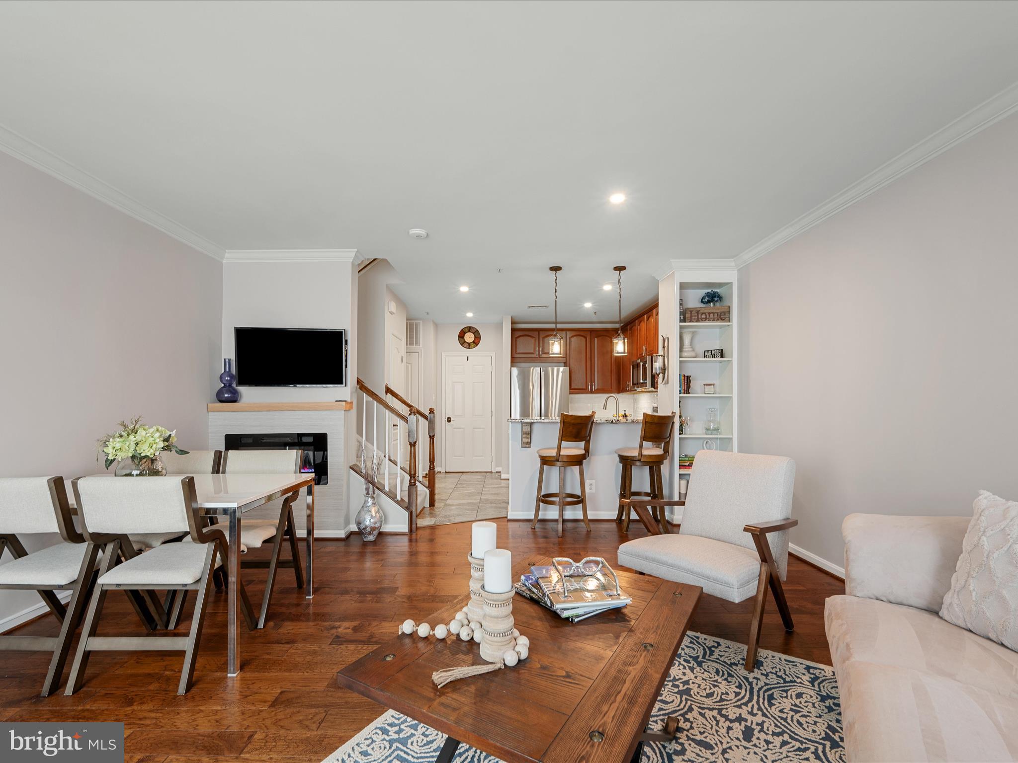 LANSDOWNE TOWN CENTER CONDOS - Residential