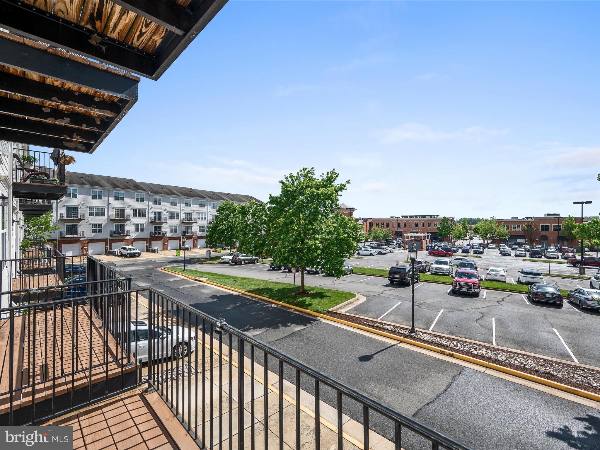 LANSDOWNE TOWN CENTER CONDOS - Residential