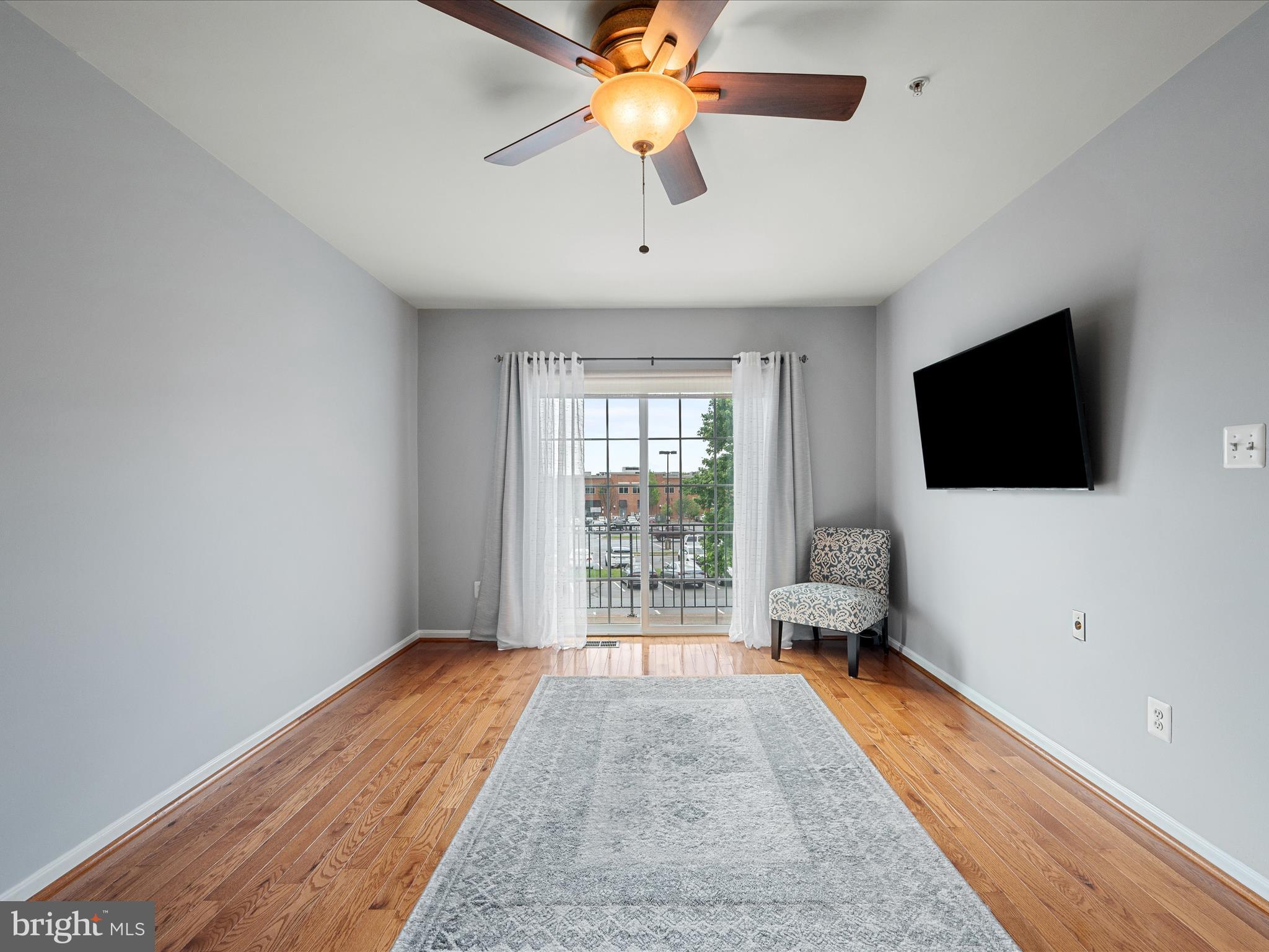 LANSDOWNE TOWN CENTER CONDOS - Residential