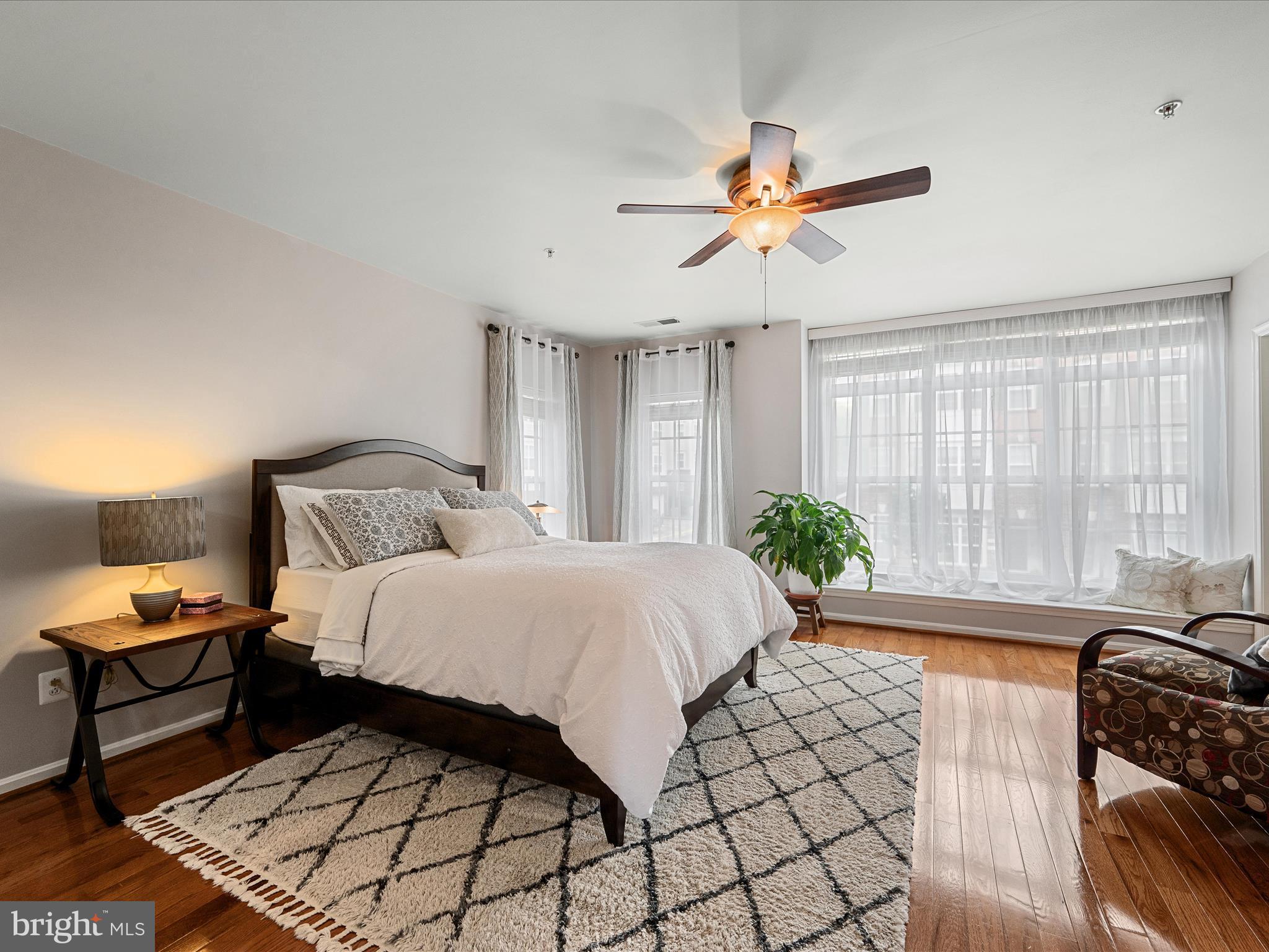 LANSDOWNE TOWN CENTER CONDOS - Residential