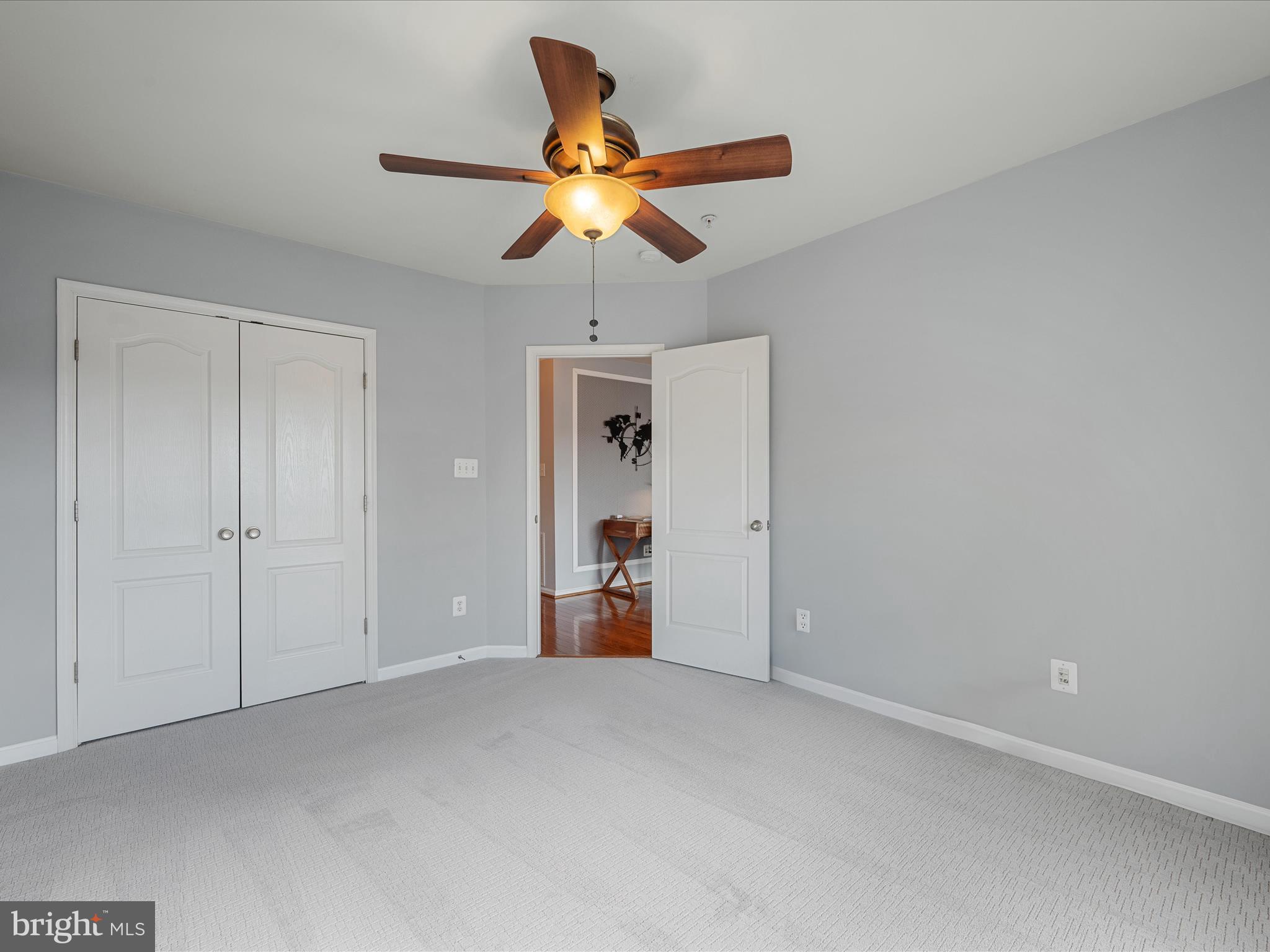 LANSDOWNE TOWN CENTER CONDOS - Residential