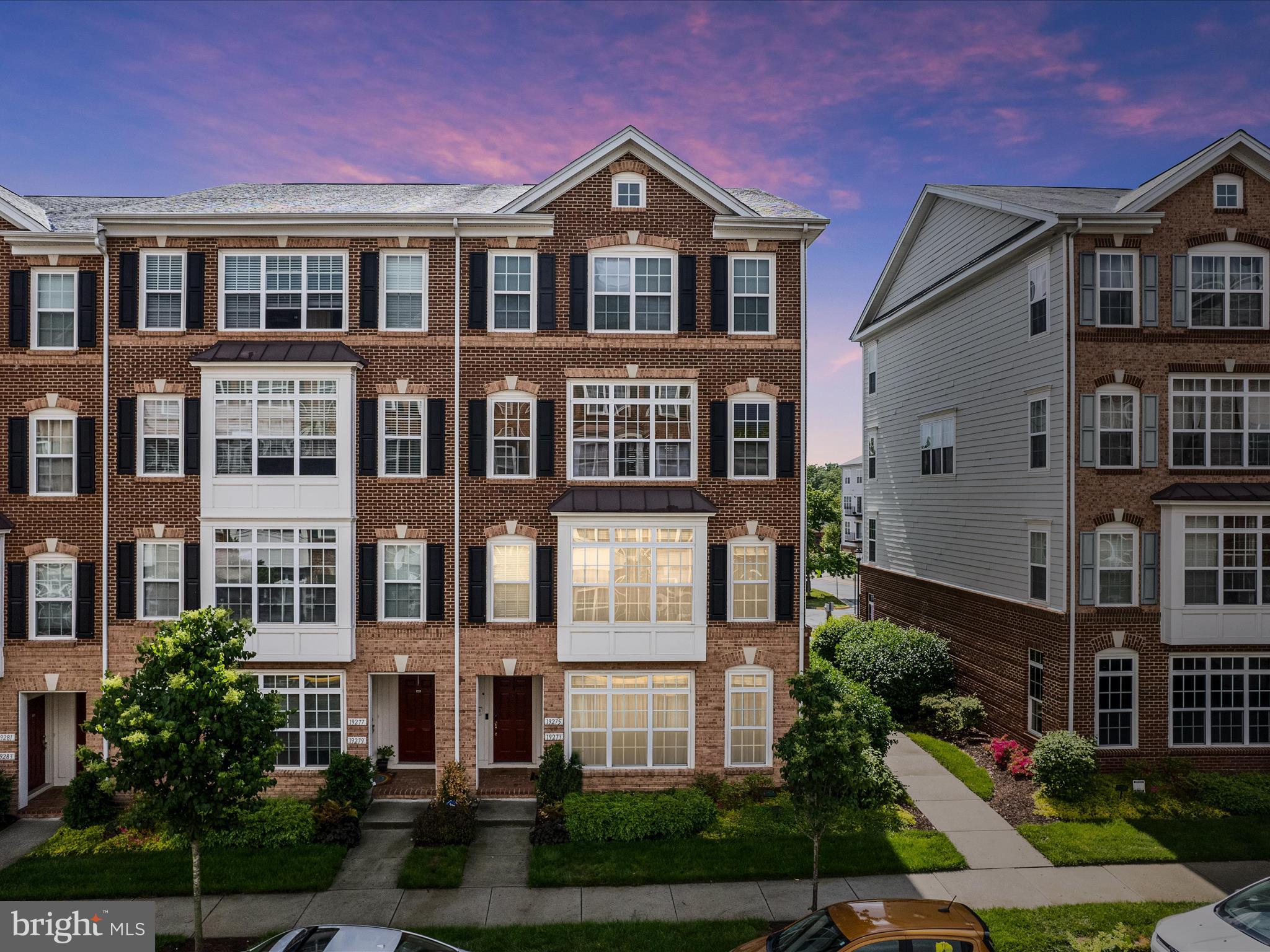 LANSDOWNE TOWN CENTER CONDOS - Residential