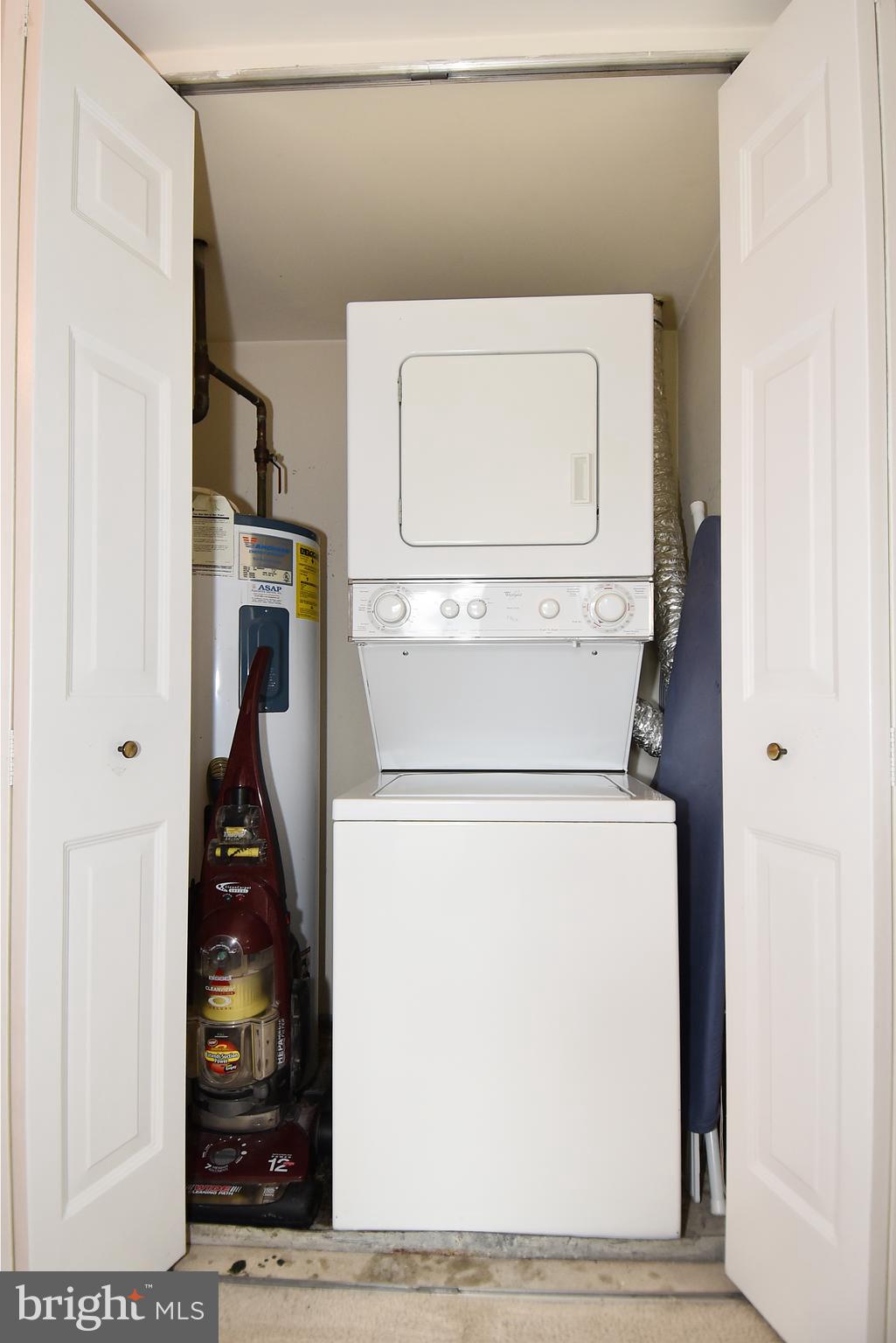 THE COLONIES - Residential Lease