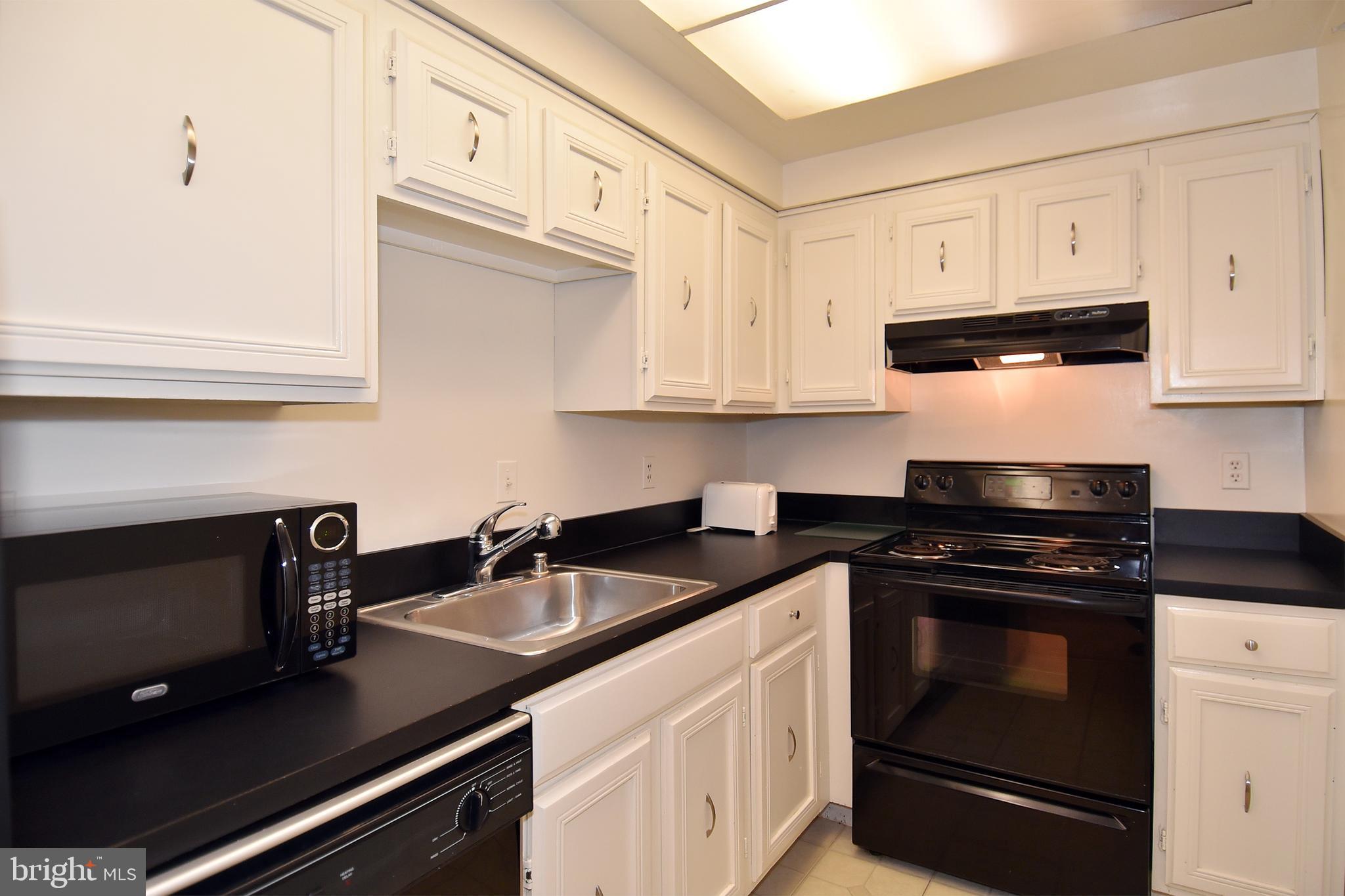 THE COLONIES - Residential Lease