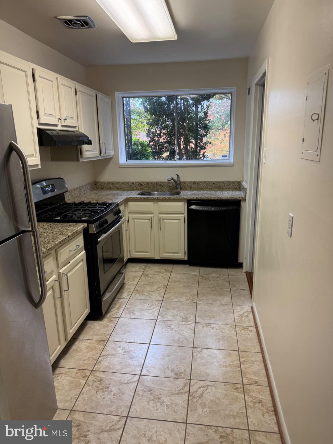 PARKSIDE CONDOMINIUMS - Residential