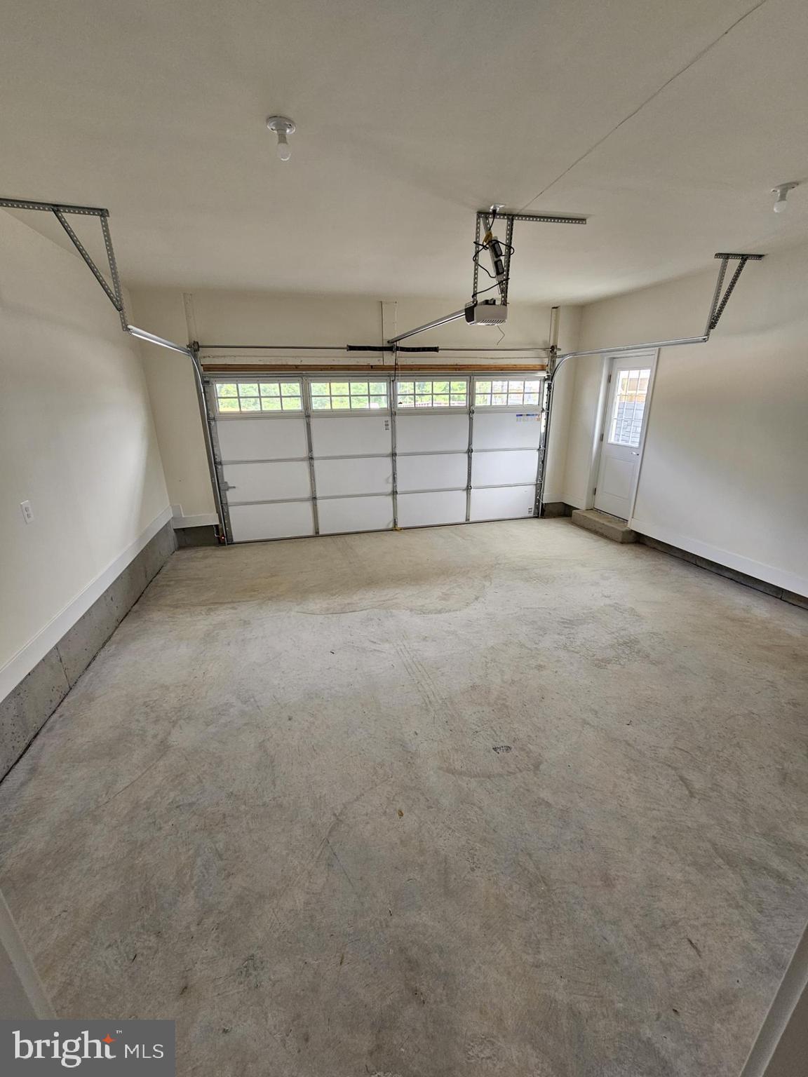 CEDAR POINTE - Residential