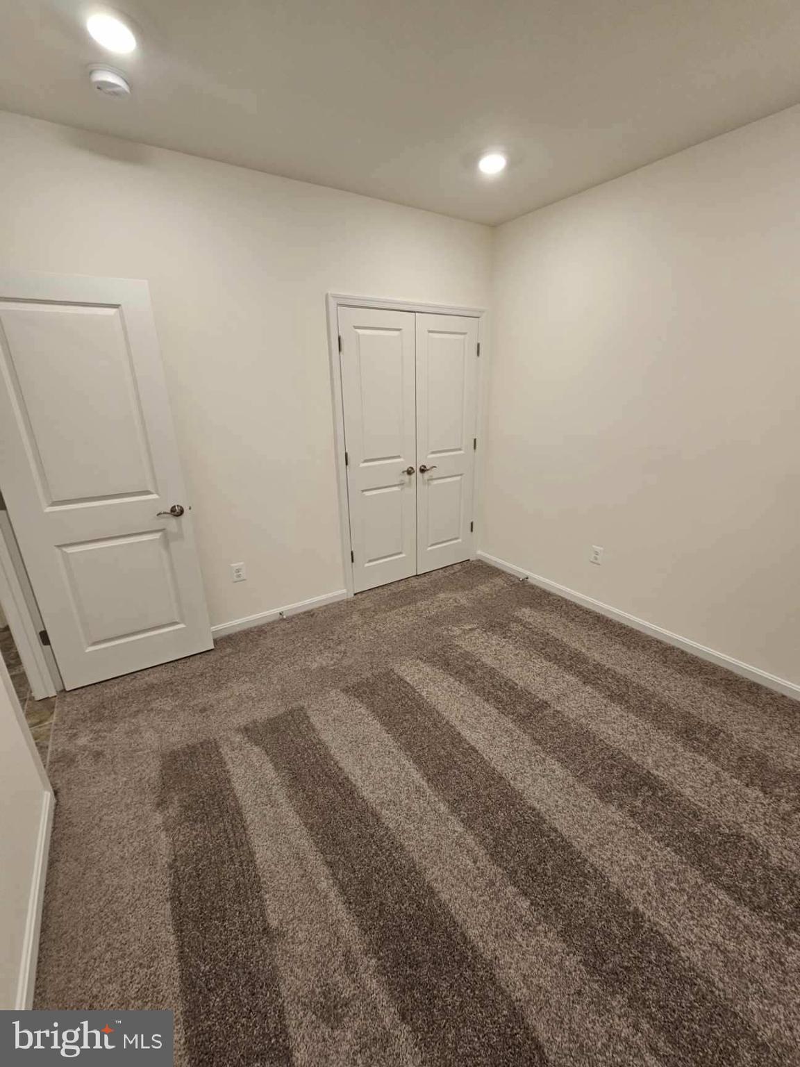 CEDAR POINTE - Residential