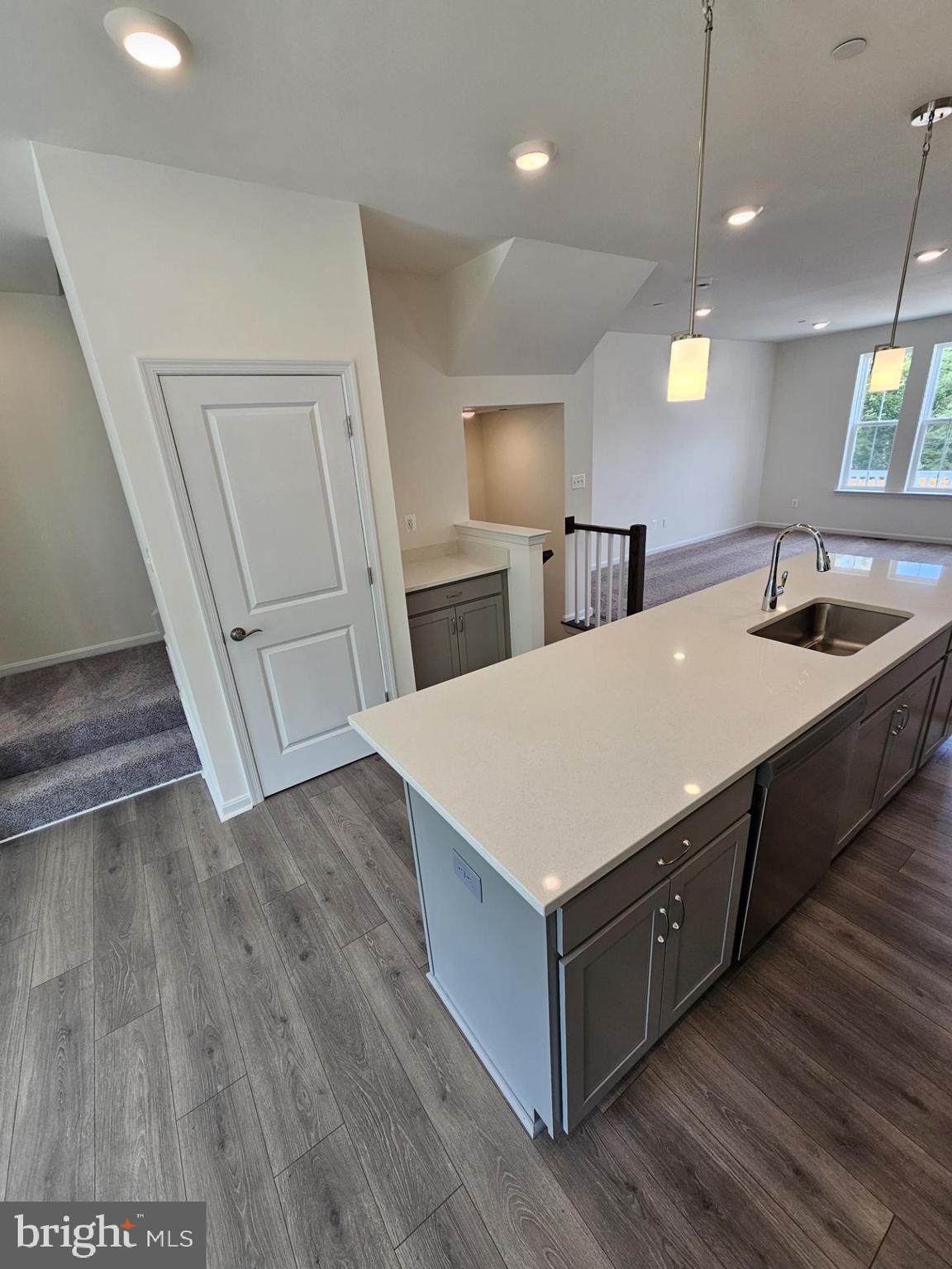 CEDAR POINTE - Residential