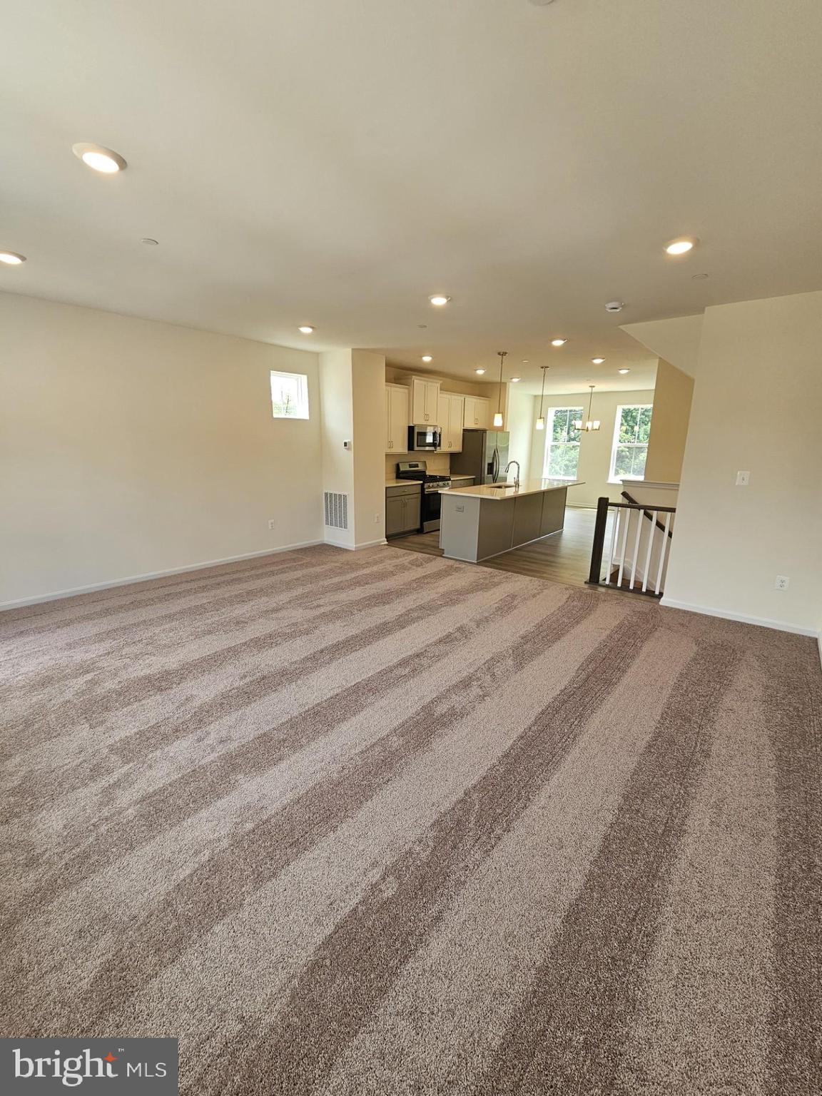 CEDAR POINTE - Residential