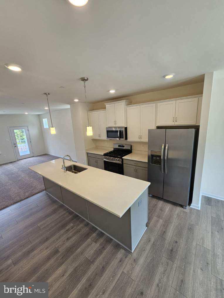 CEDAR POINTE - Residential