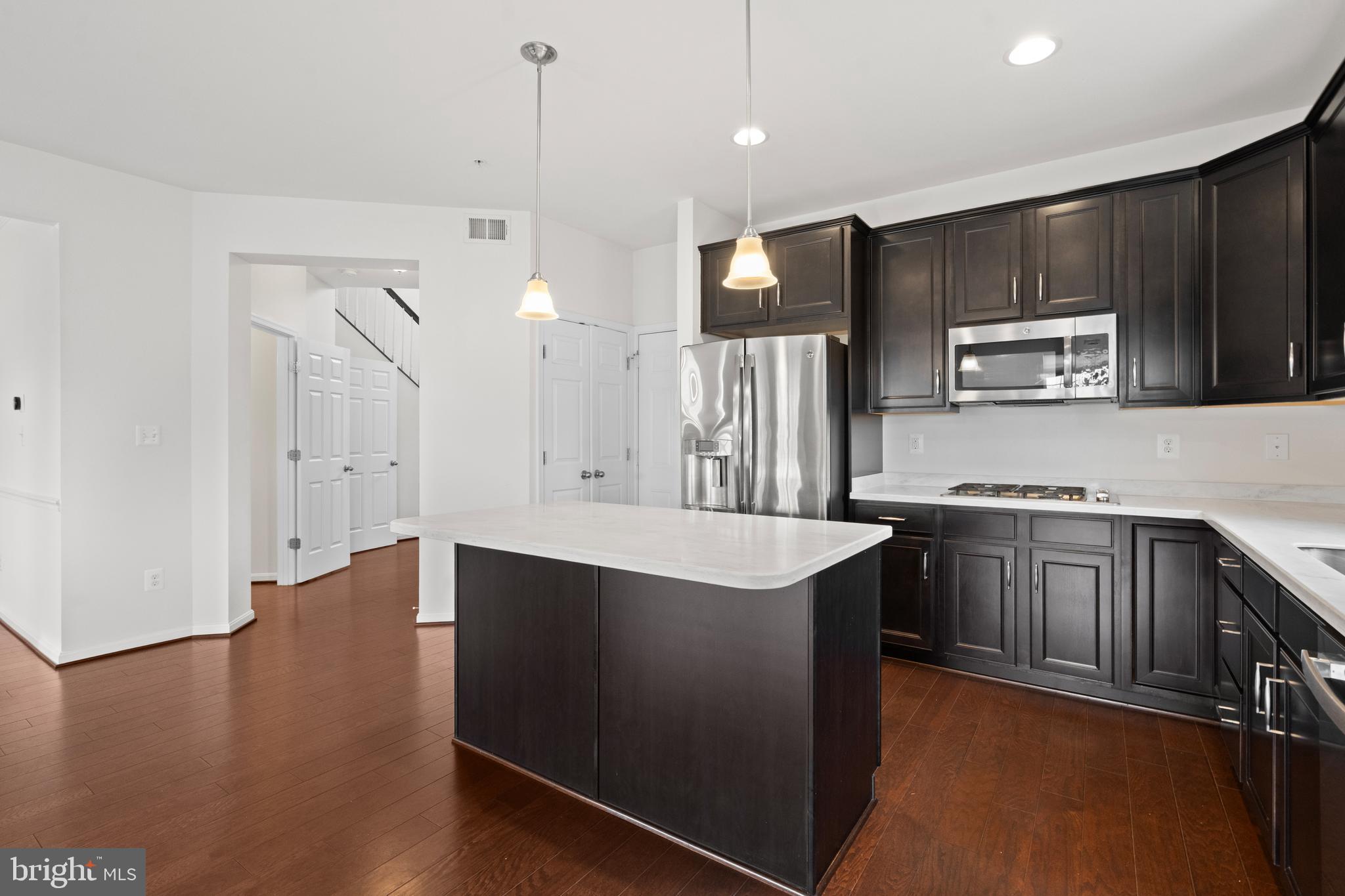 EAGLES POINTE - Residential