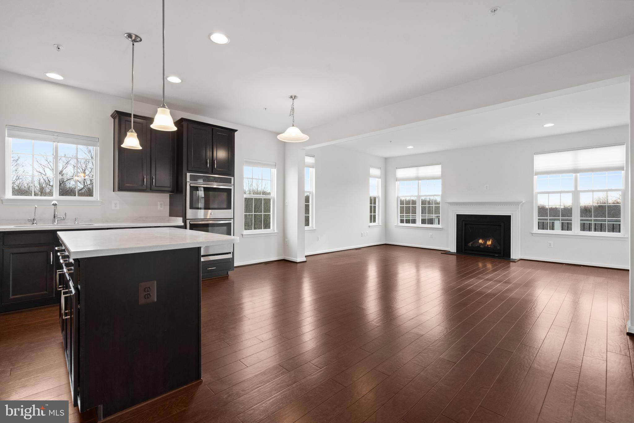 EAGLES POINTE - Residential