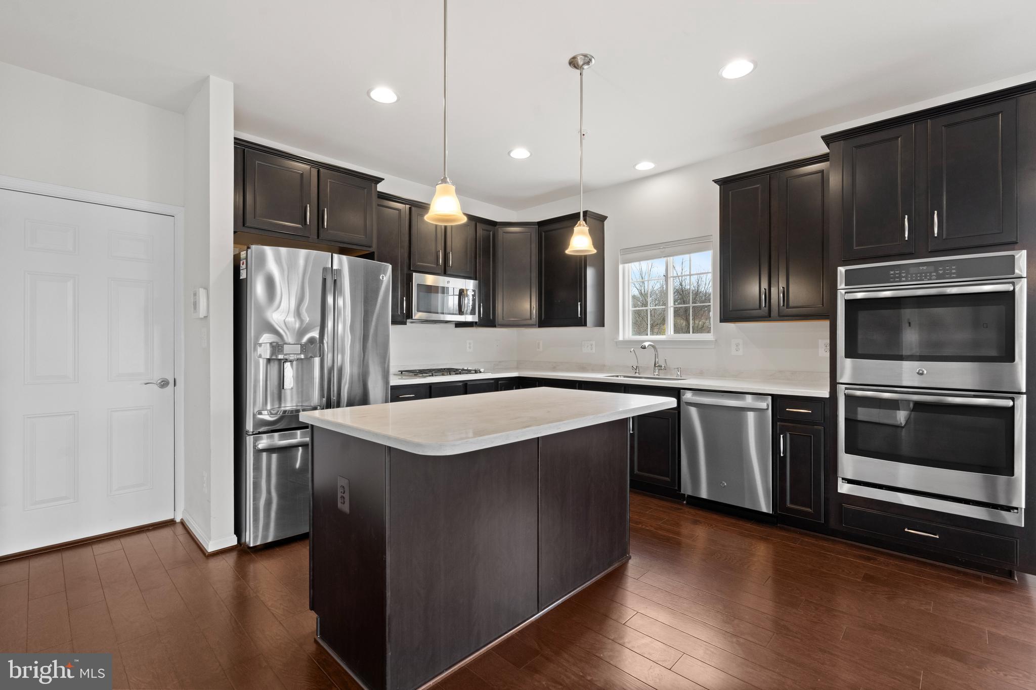 EAGLES POINTE - Residential