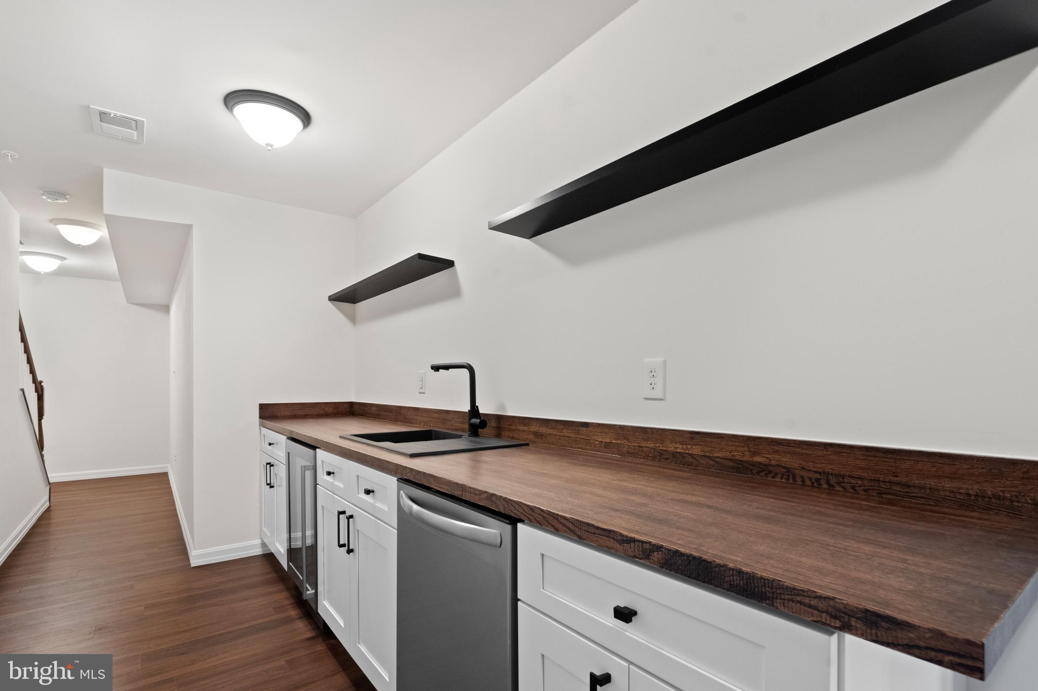 EAGLES POINTE - Residential