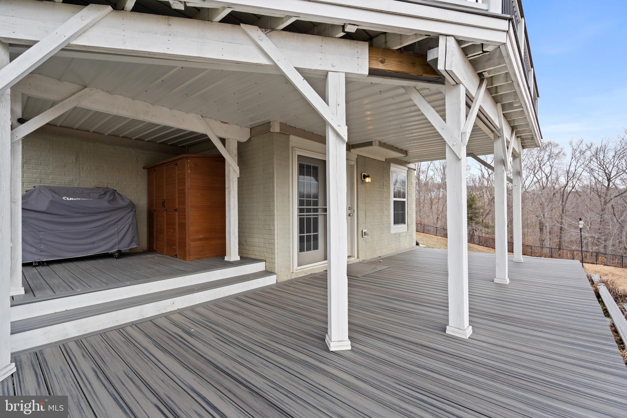 EAGLES POINTE - Residential