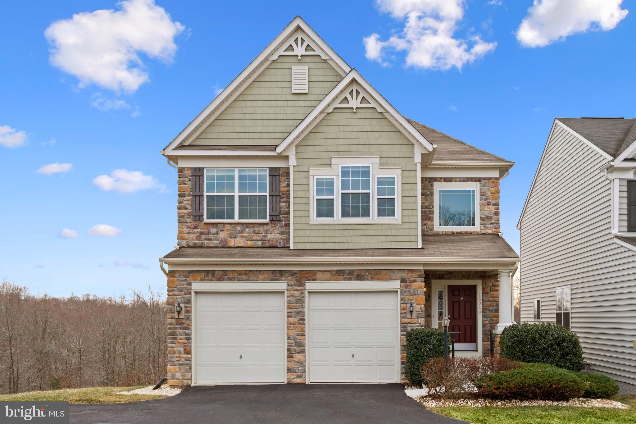 EAGLES POINTE - Residential