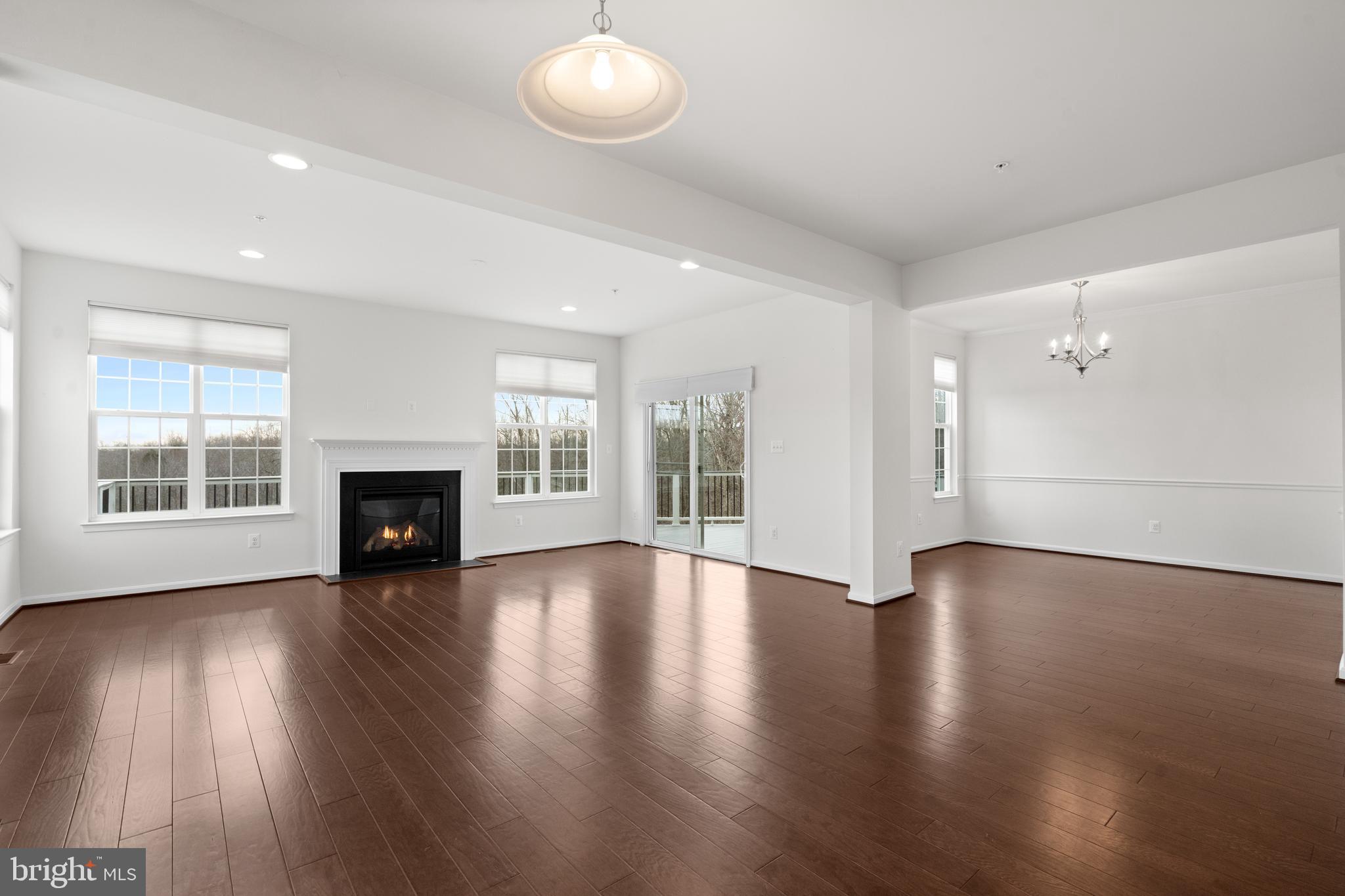 EAGLES POINTE - Residential