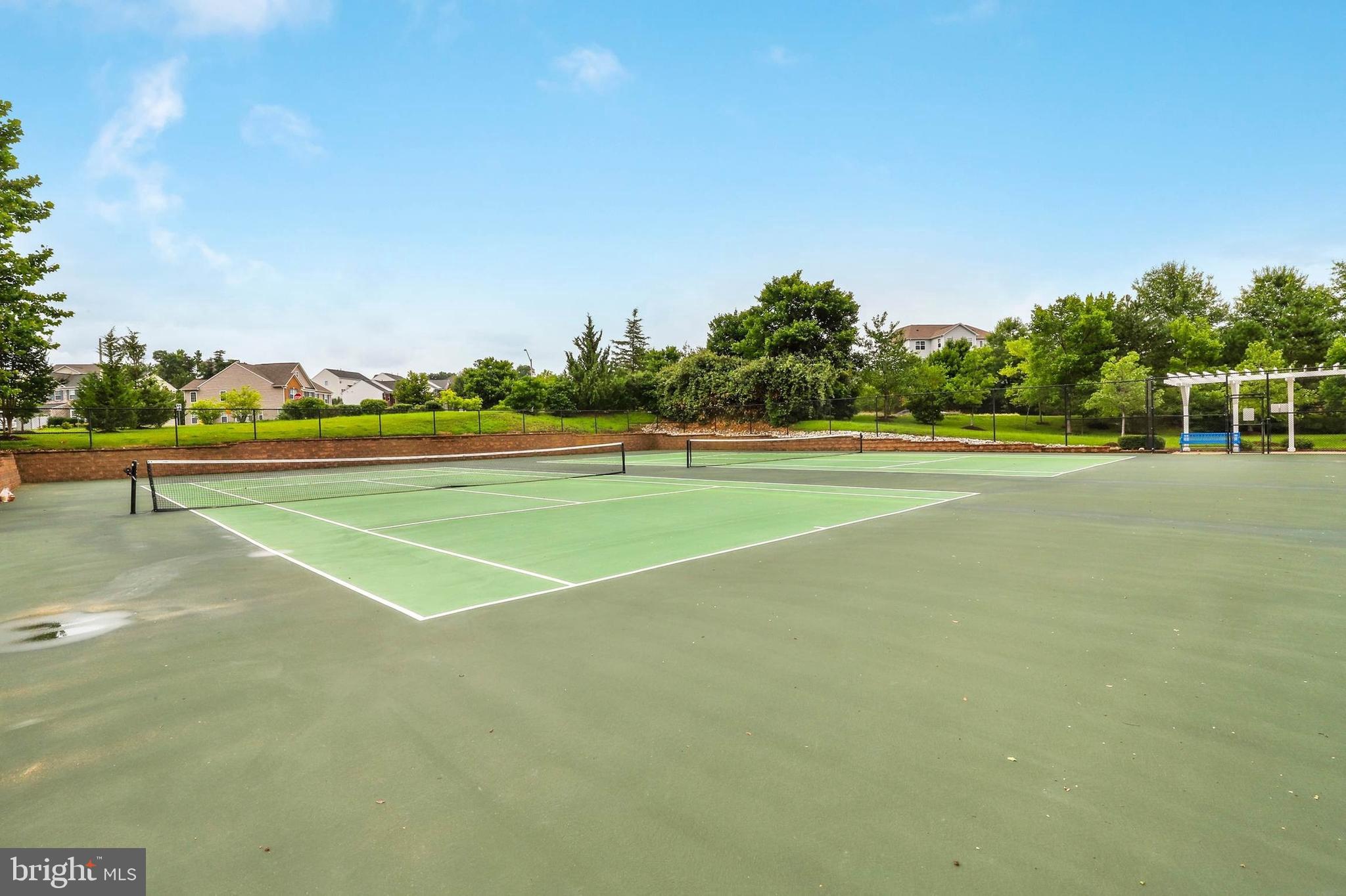 EAGLES POINTE - Residential