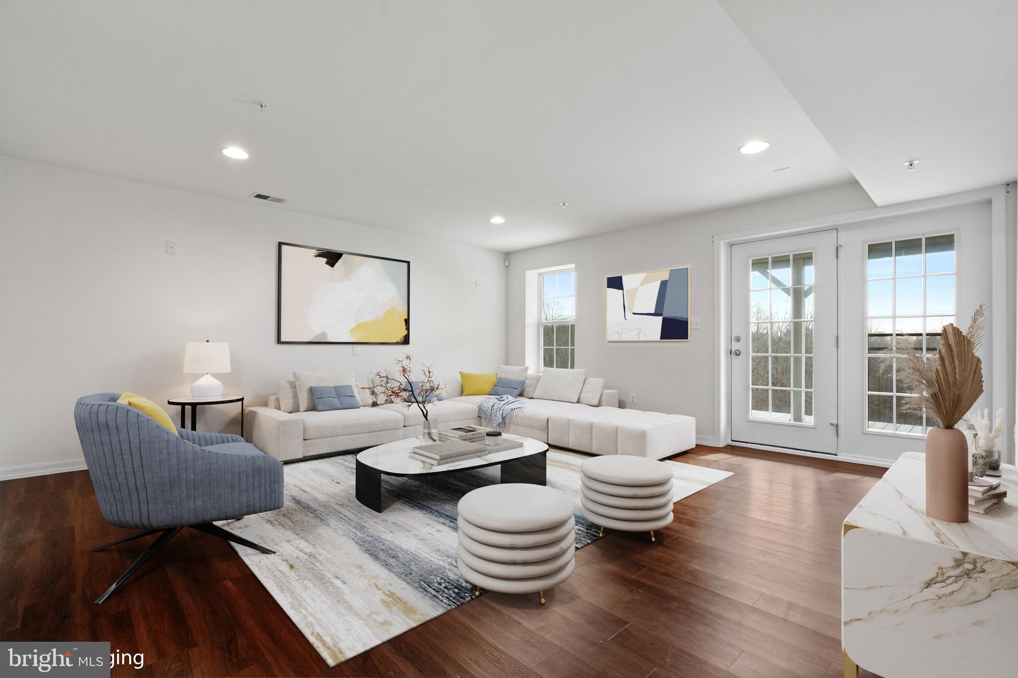 EAGLES POINTE - Residential