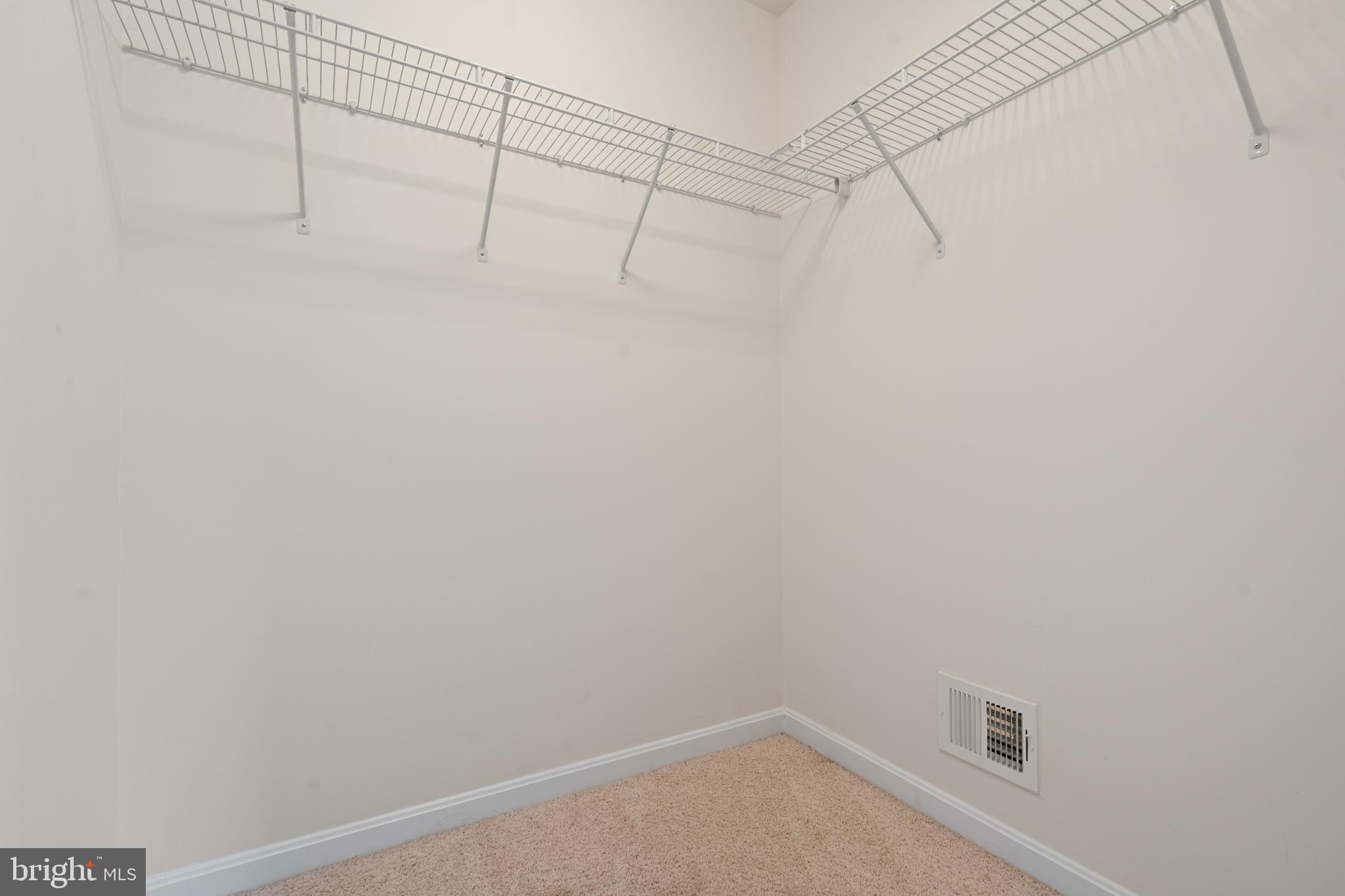 EAGLES POINTE - Residential