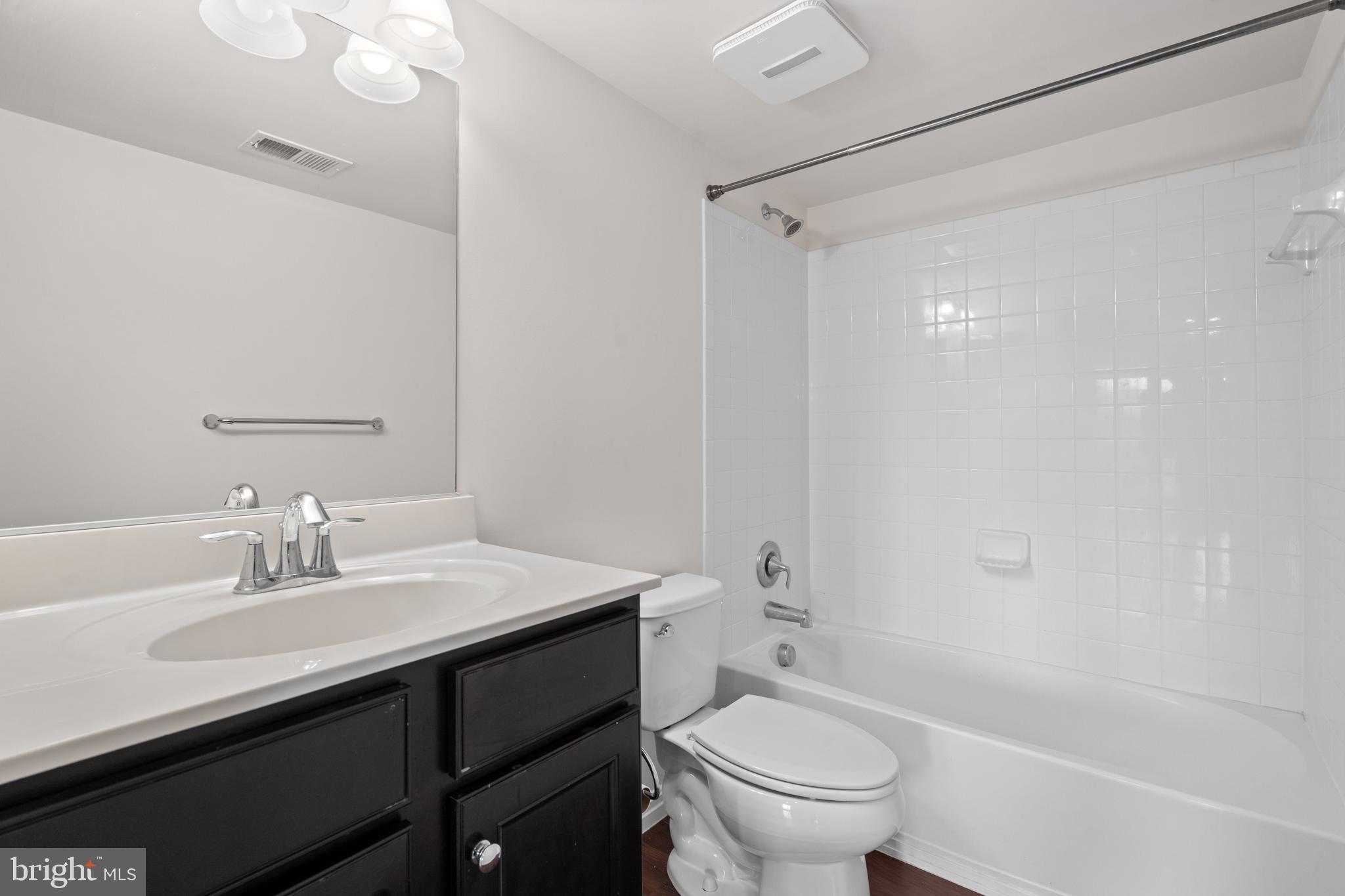 EAGLES POINTE - Residential