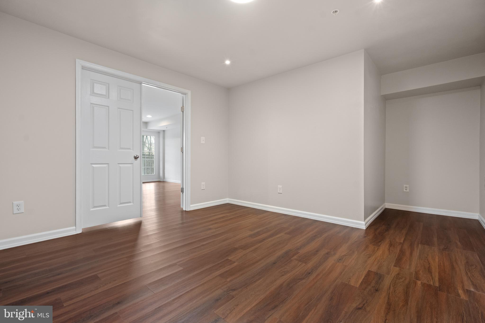 EAGLES POINTE - Residential