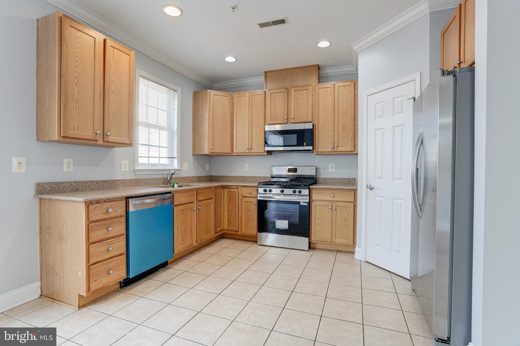 CAMDEN CROSSING - Residential