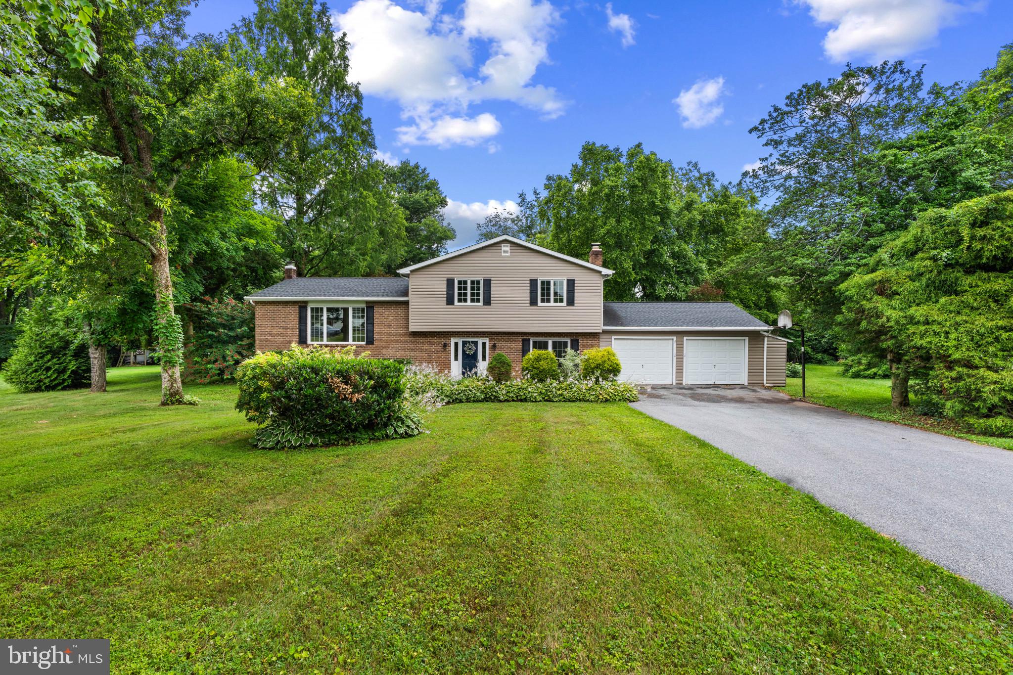 2700 HUNTING RIDGE COURT