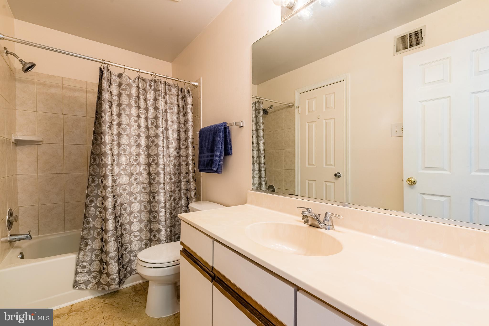 RIVERCHASE CONDOS - Residential