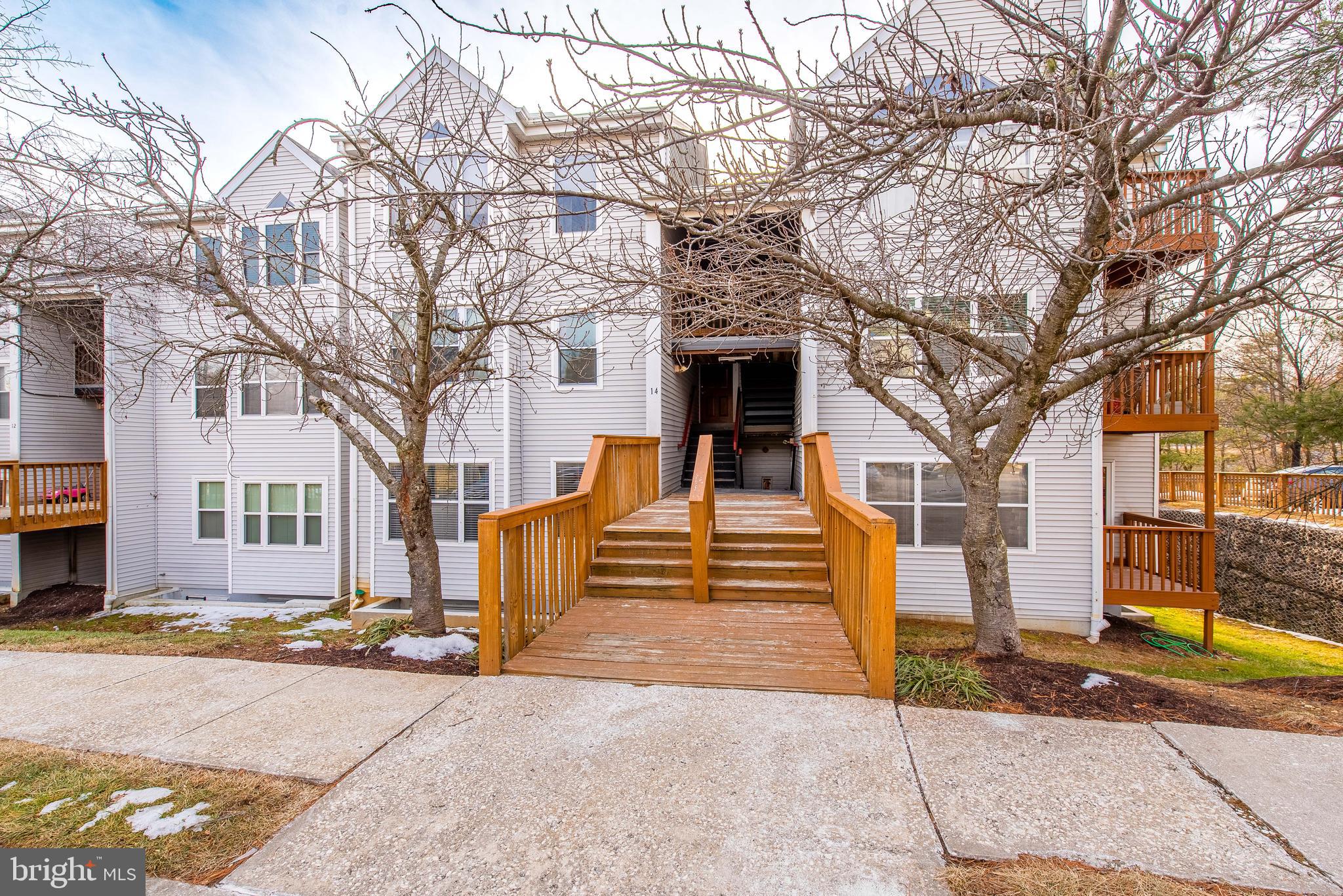 RIVERCHASE CONDOS - Residential