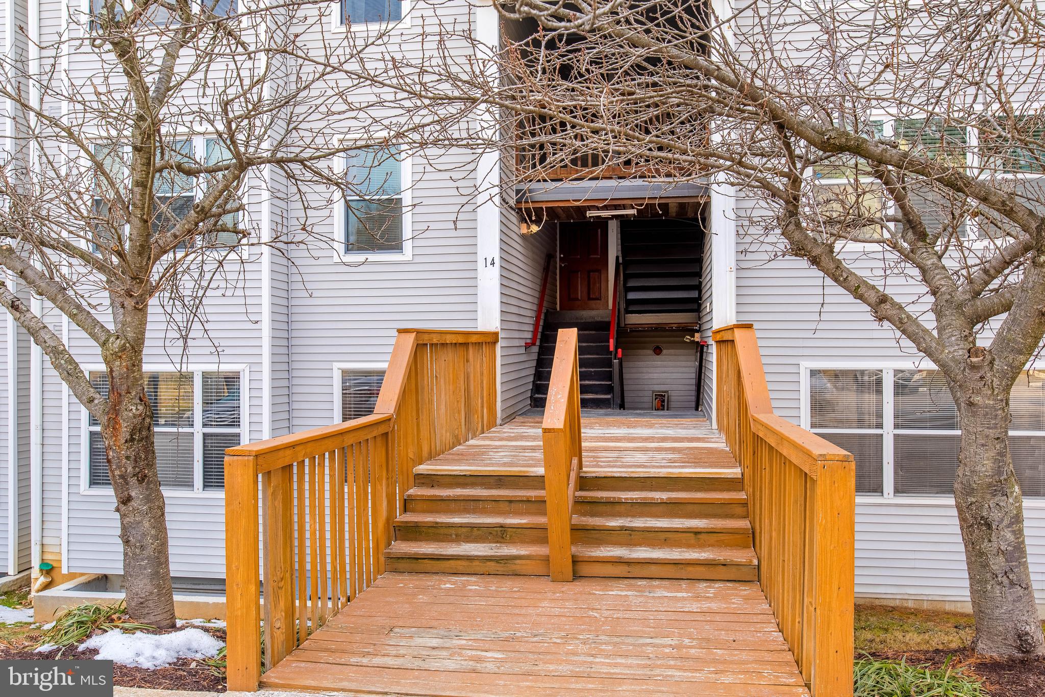 RIVERCHASE CONDOS - Residential