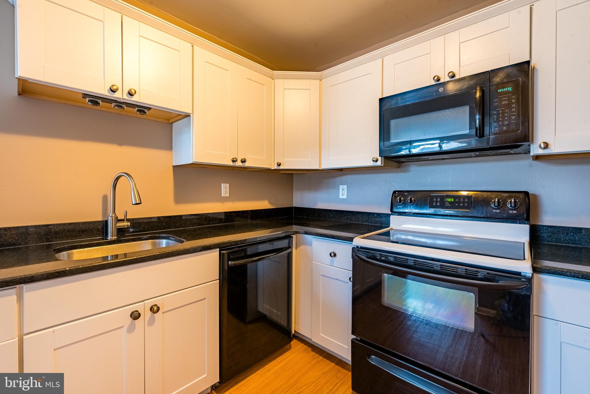 RIVERCHASE CONDOS - Residential