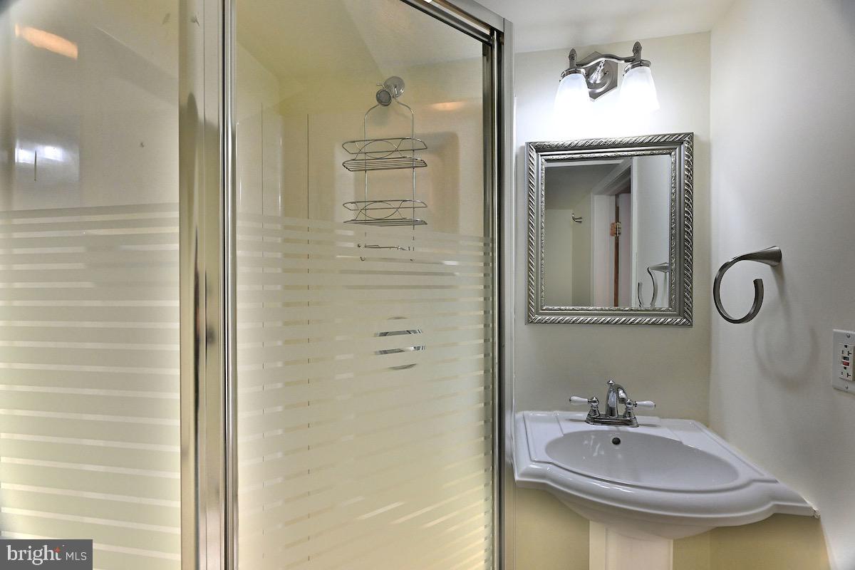 MURRAY HILL - Residential