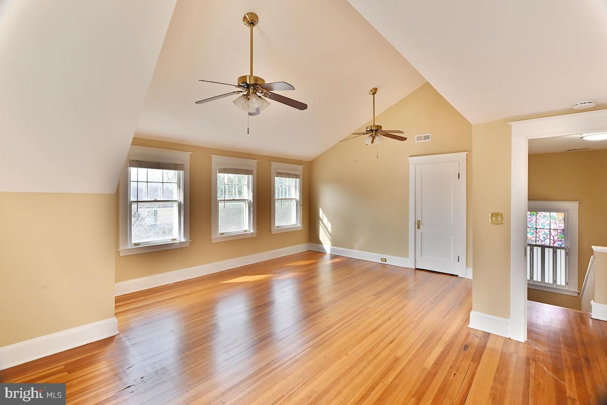 MURRAY HILL - Residential