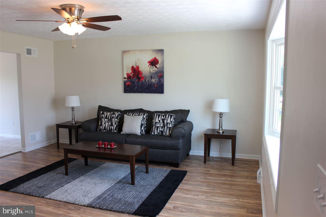 CLOVER LANE - Residential