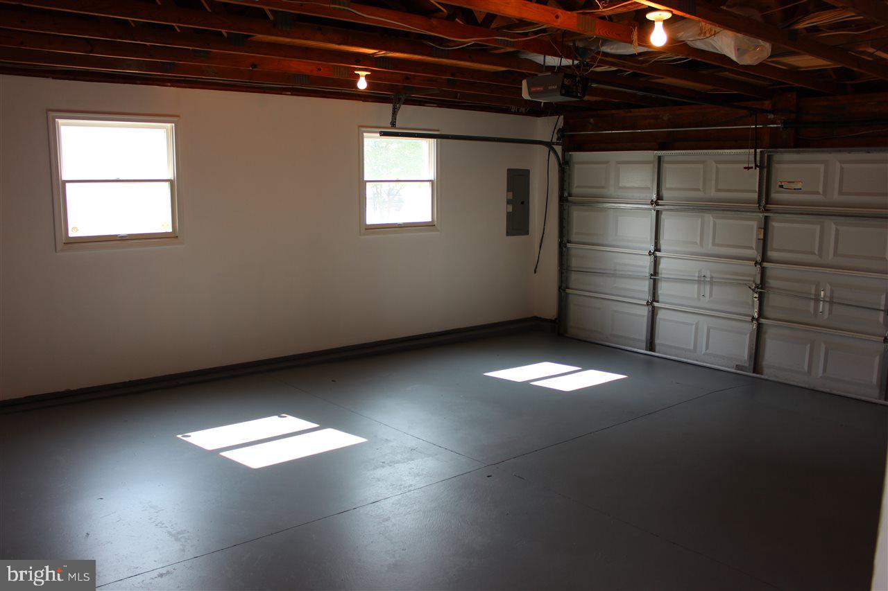 CLOVER LANE - Residential