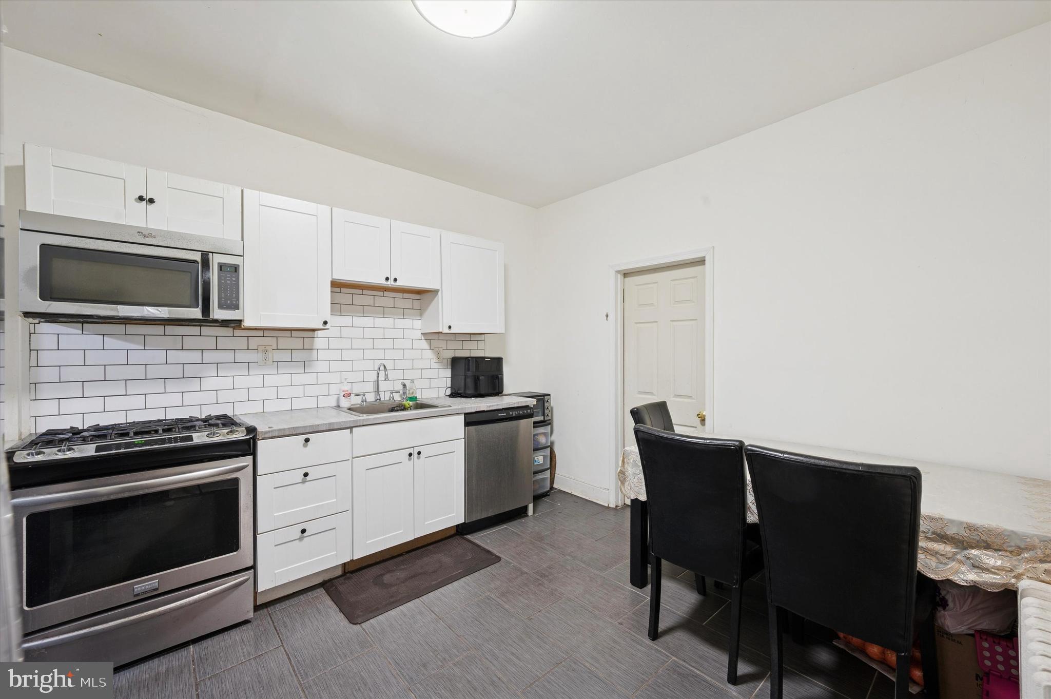 PHILADELPHIA (SOUTHWEST) - Residential