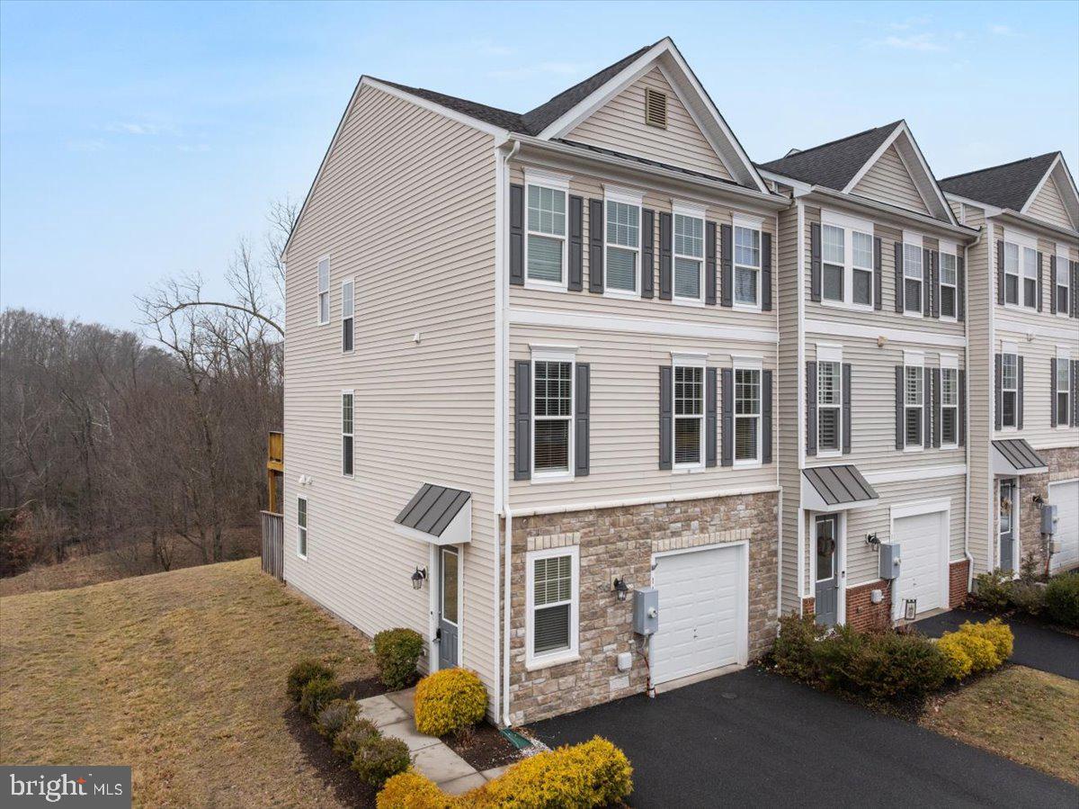 FIELDSTONE - Residential