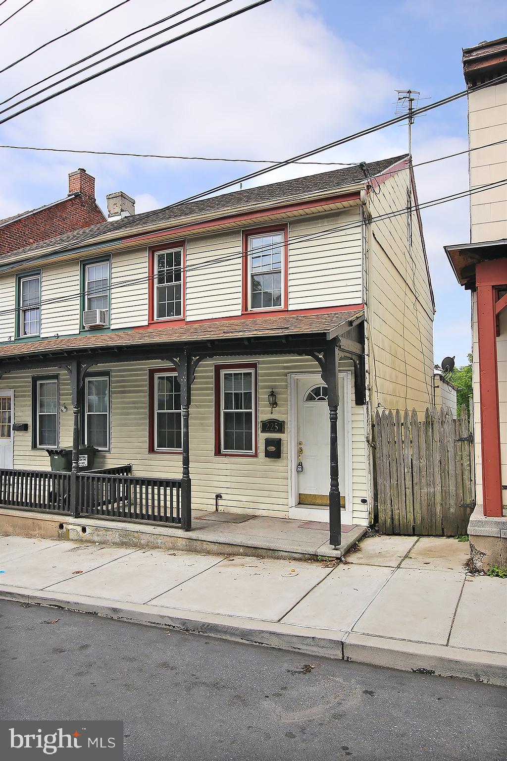 225 S 9TH STREET